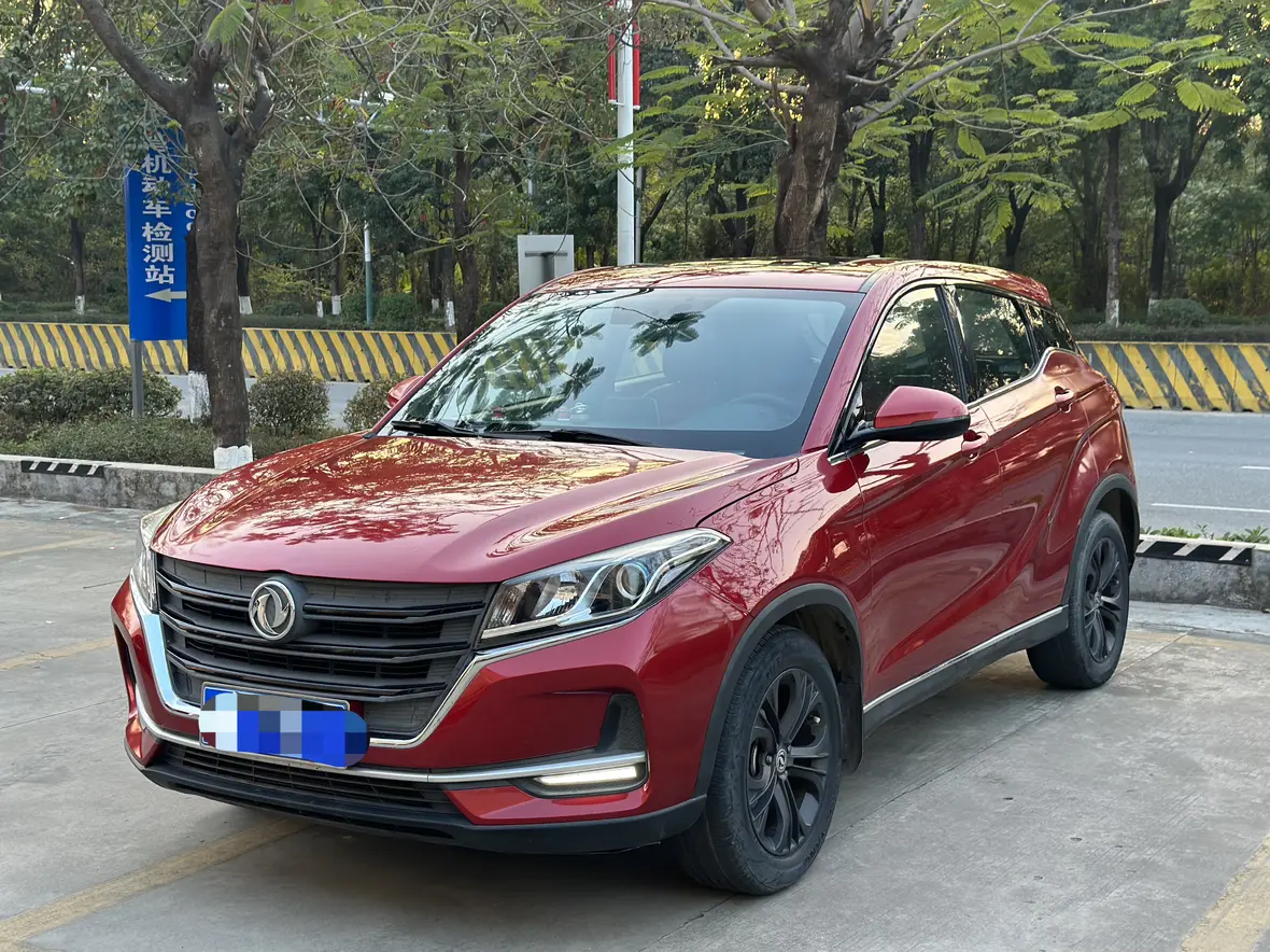 Dongfeng Fengon 500  из Китая
