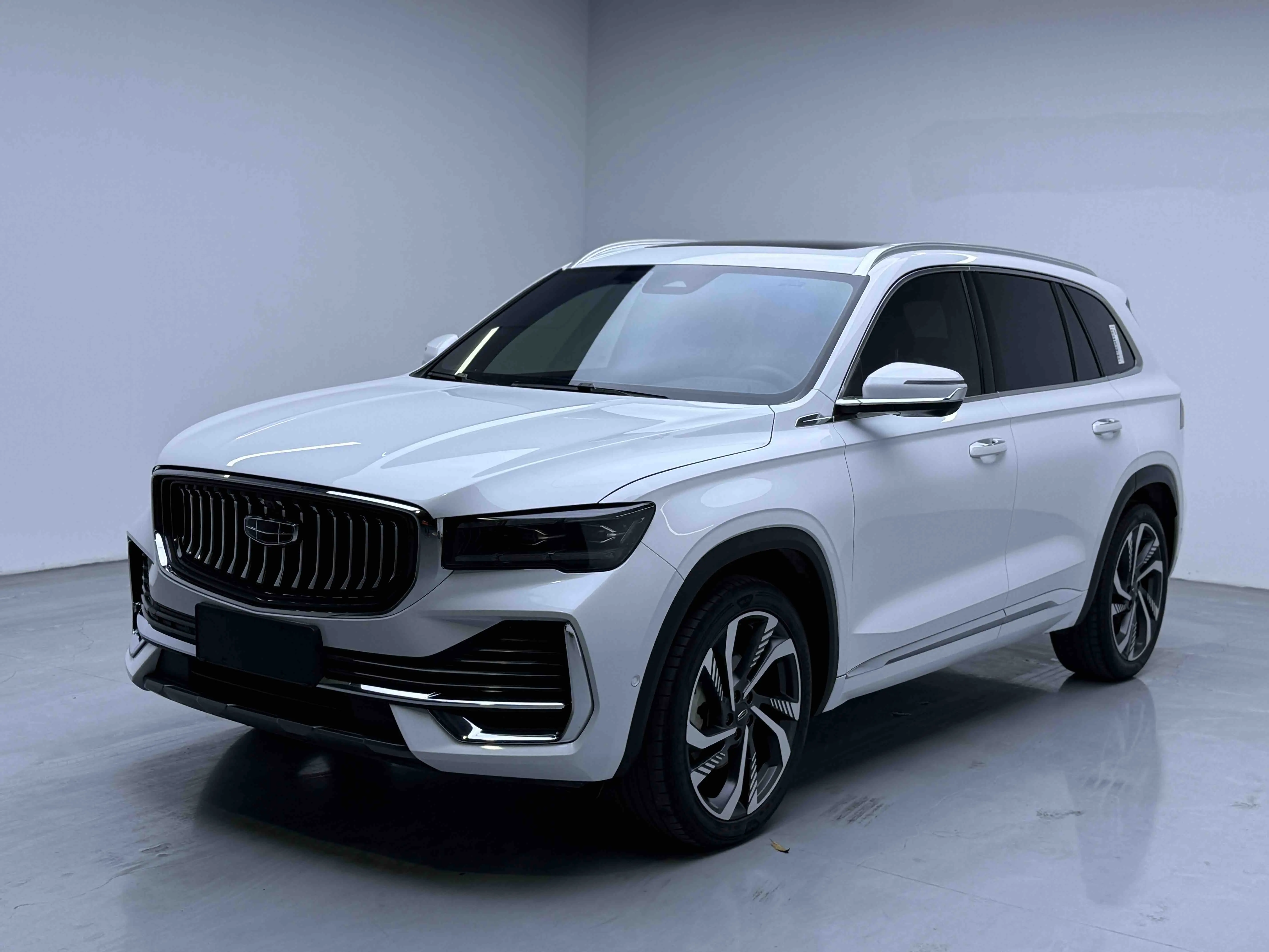 Geely Monjaro (Xingyue L)  из Китая