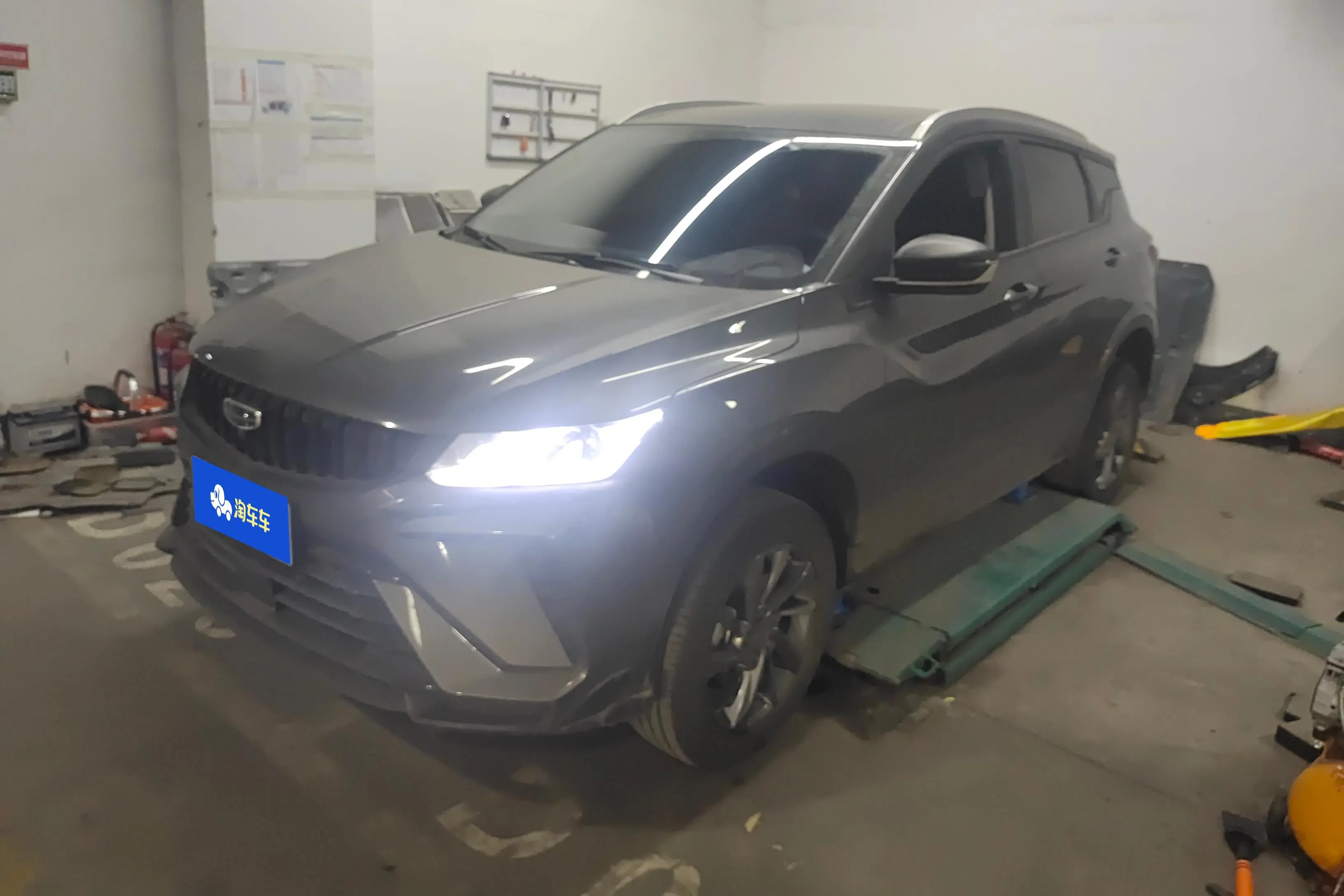 Geely Coolray SX11 (Binyue)  из Китая