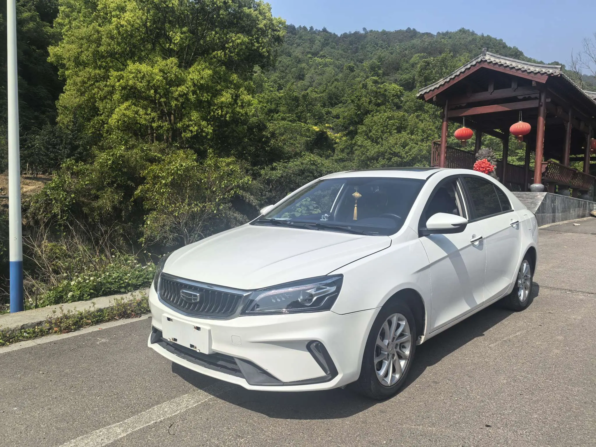Geely Emgrand  из Китая