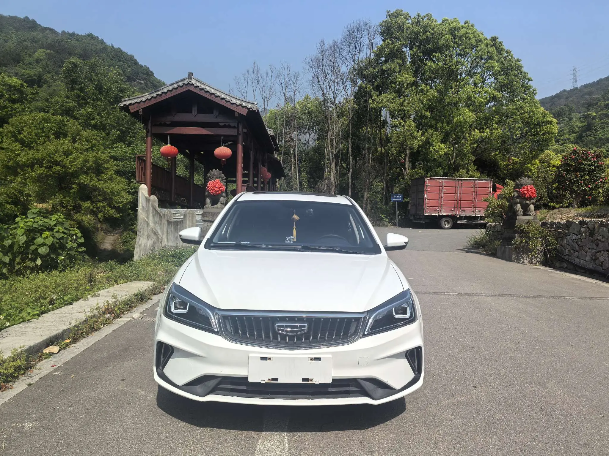 Geely Emgrand  из Китая