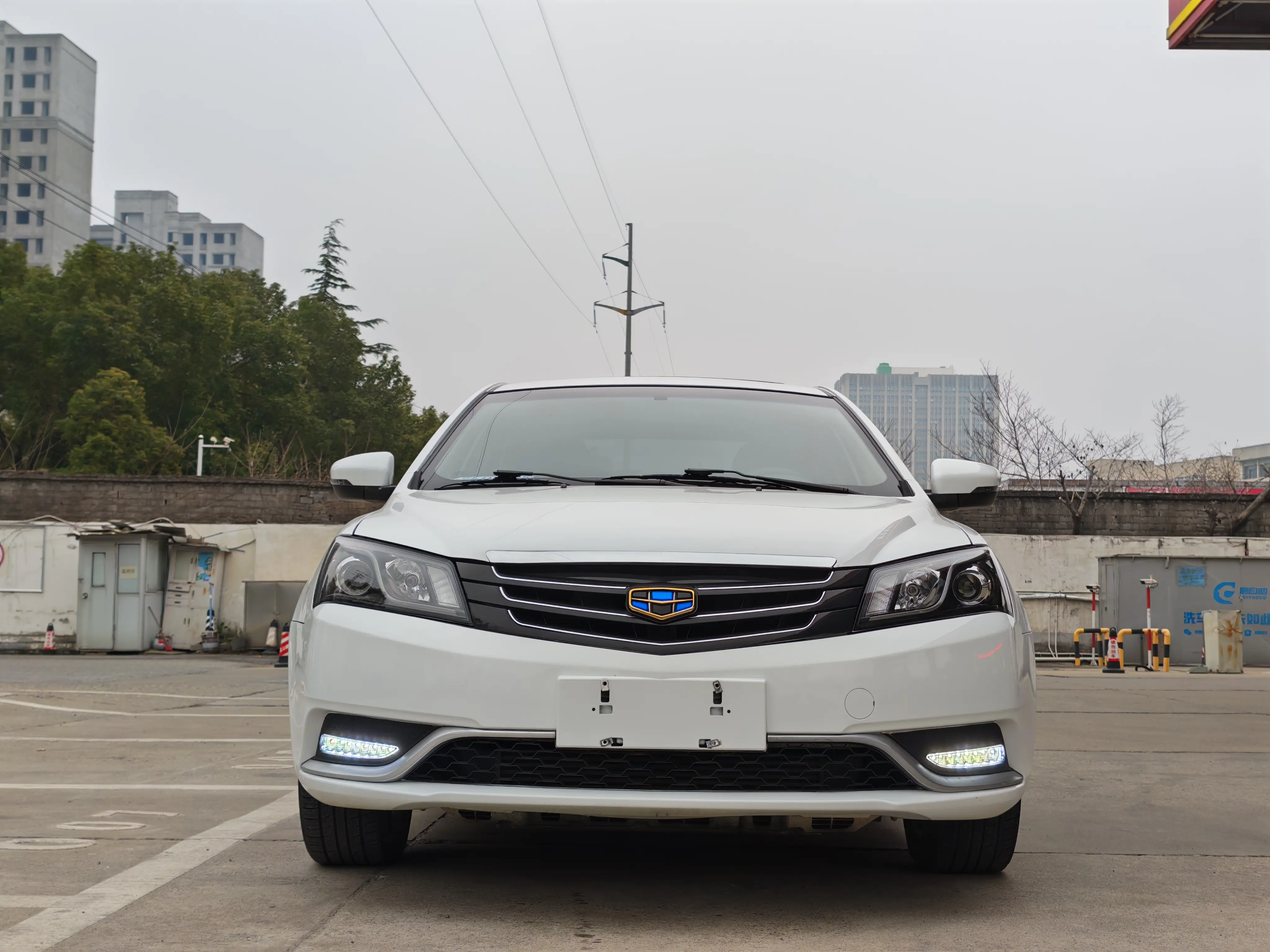 Geely Emgrand  из Китая