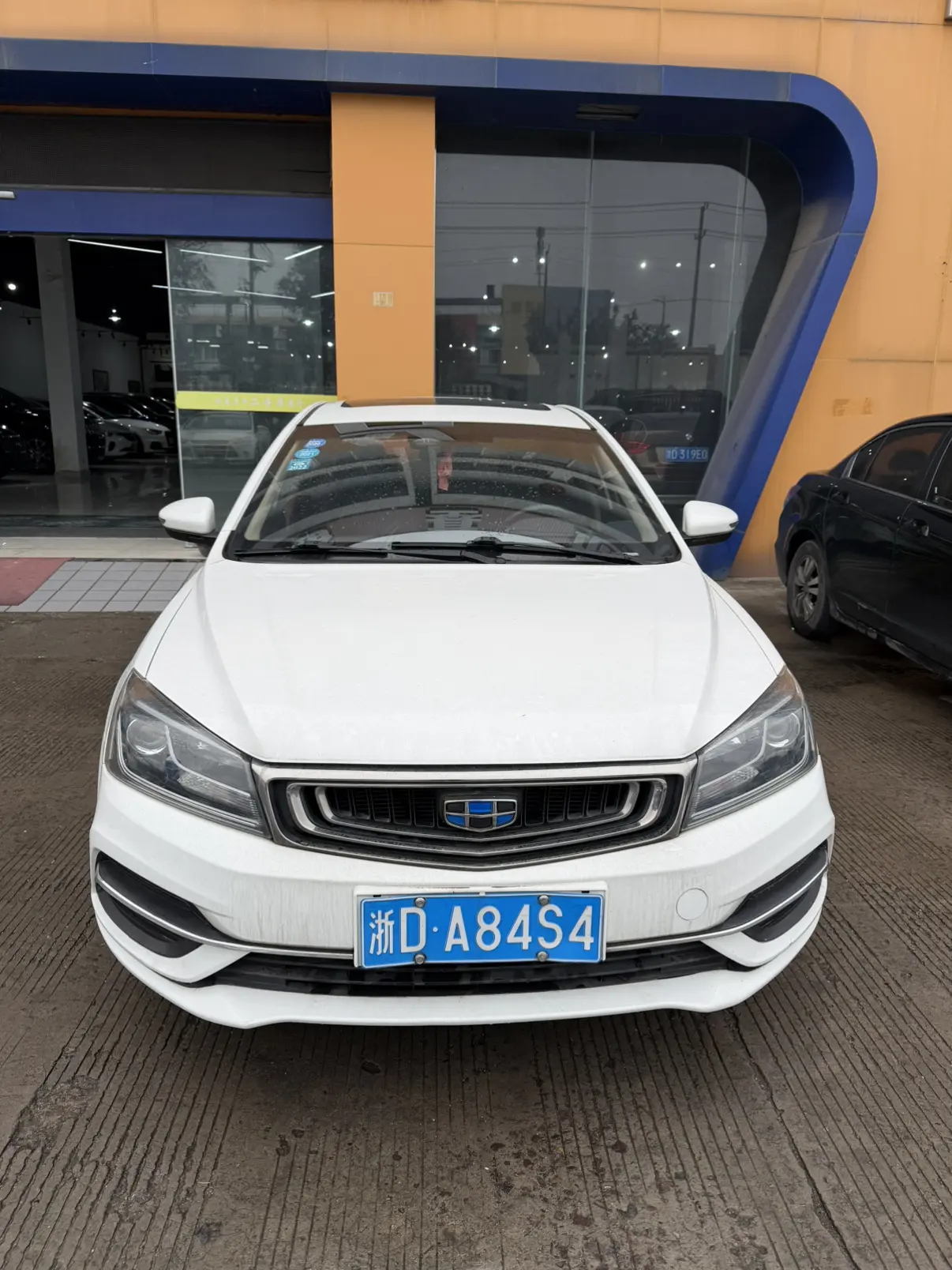 Geely Emgrand  из Китая