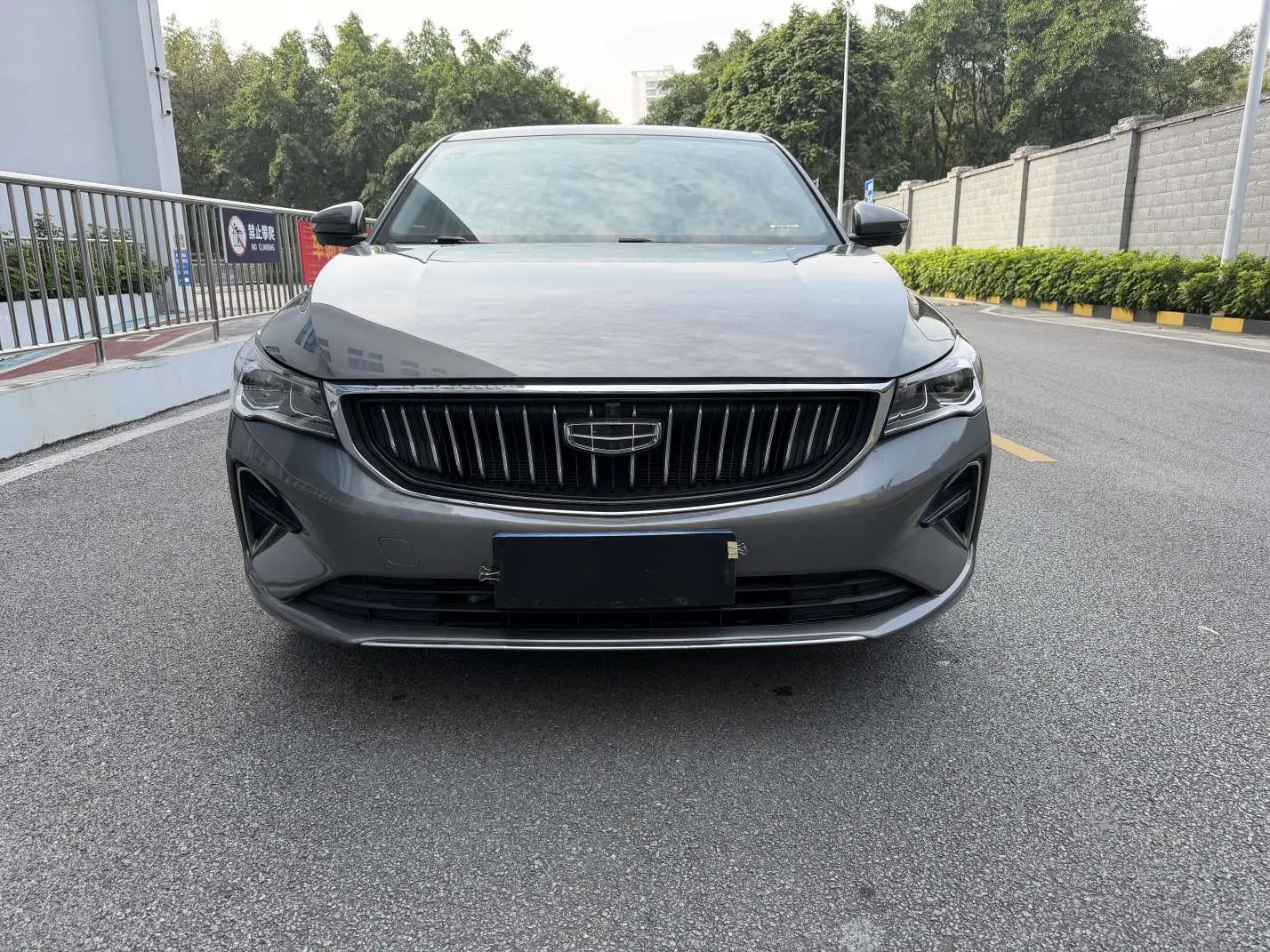 Geely Emgrand  из Китая