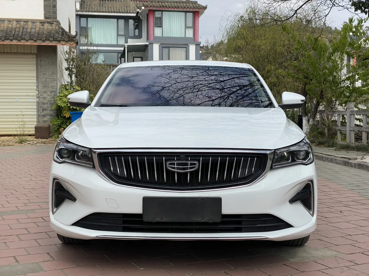Geely Emgrand  из Китая
