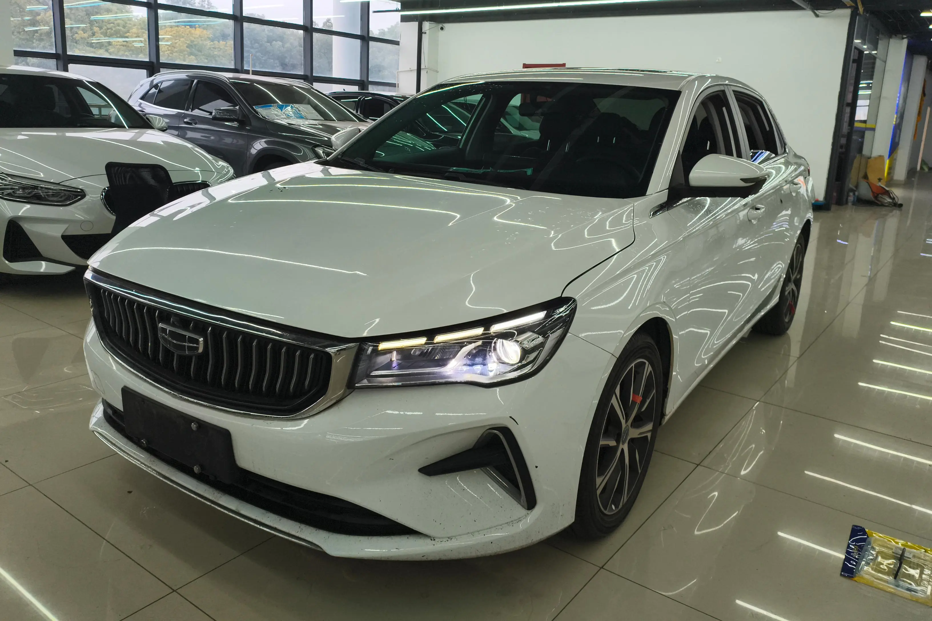 Geely Emgrand  из Китая