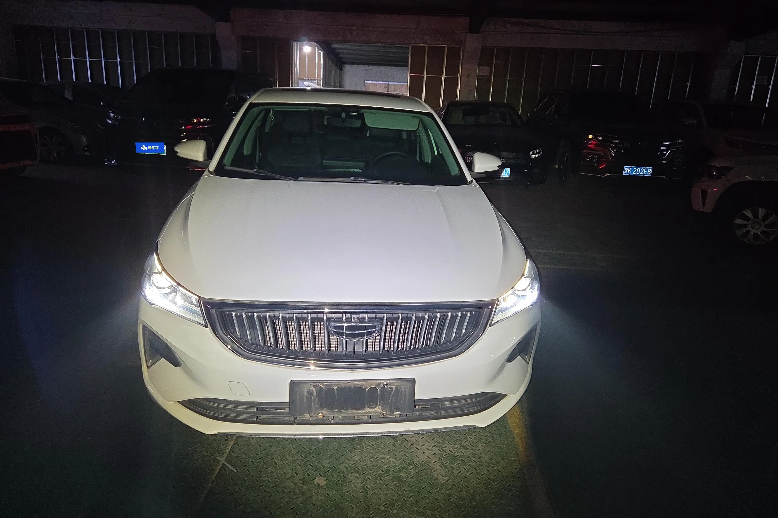 Geely Emgrand  из Китая