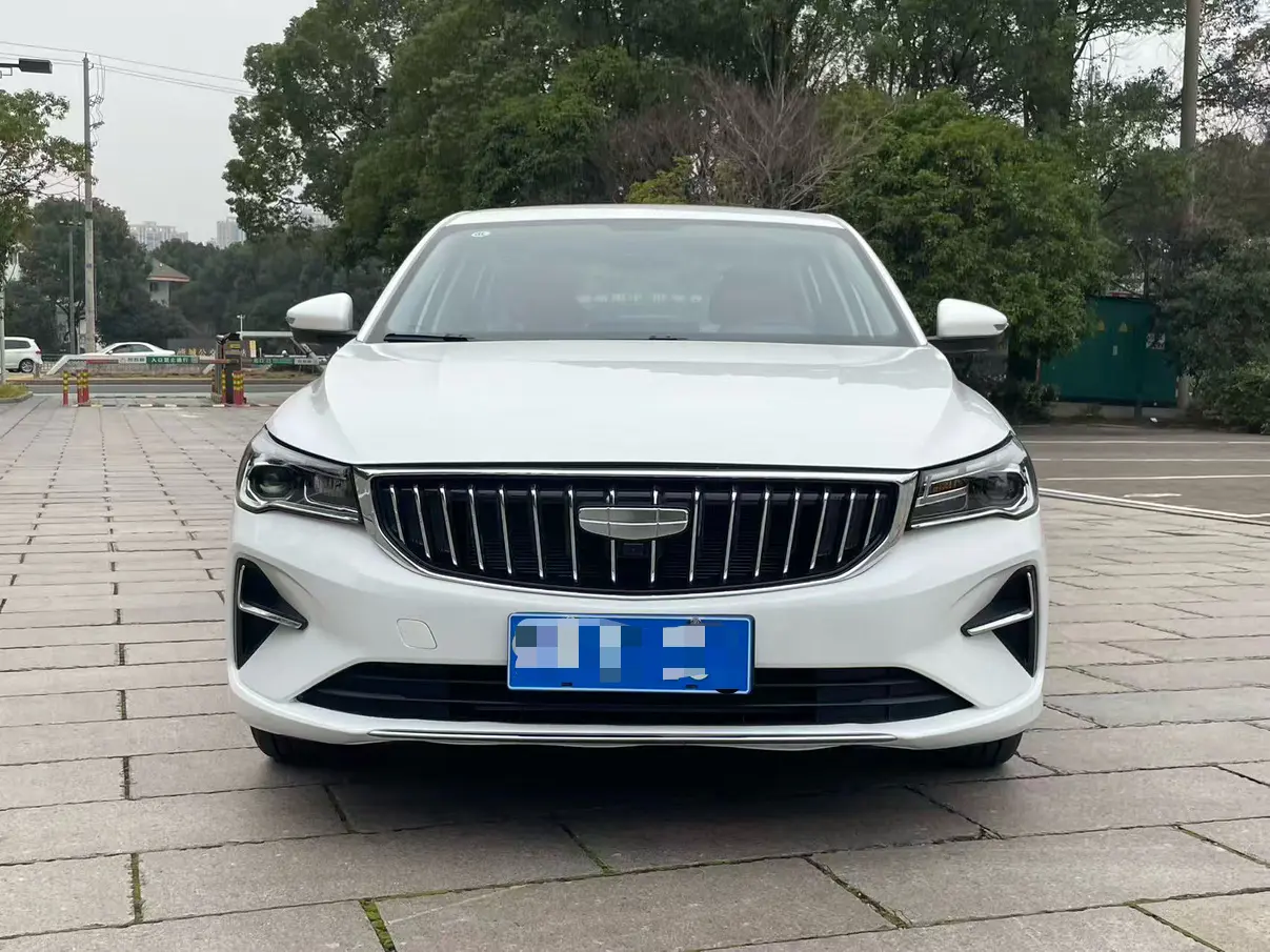 Geely Emgrand  из Китая