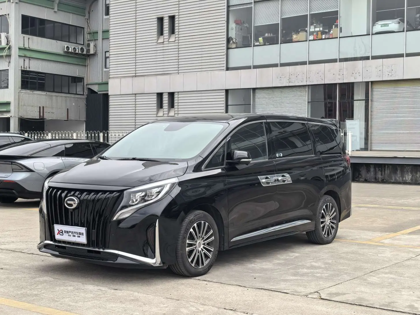 GAC Trumpchi M8  из Китая