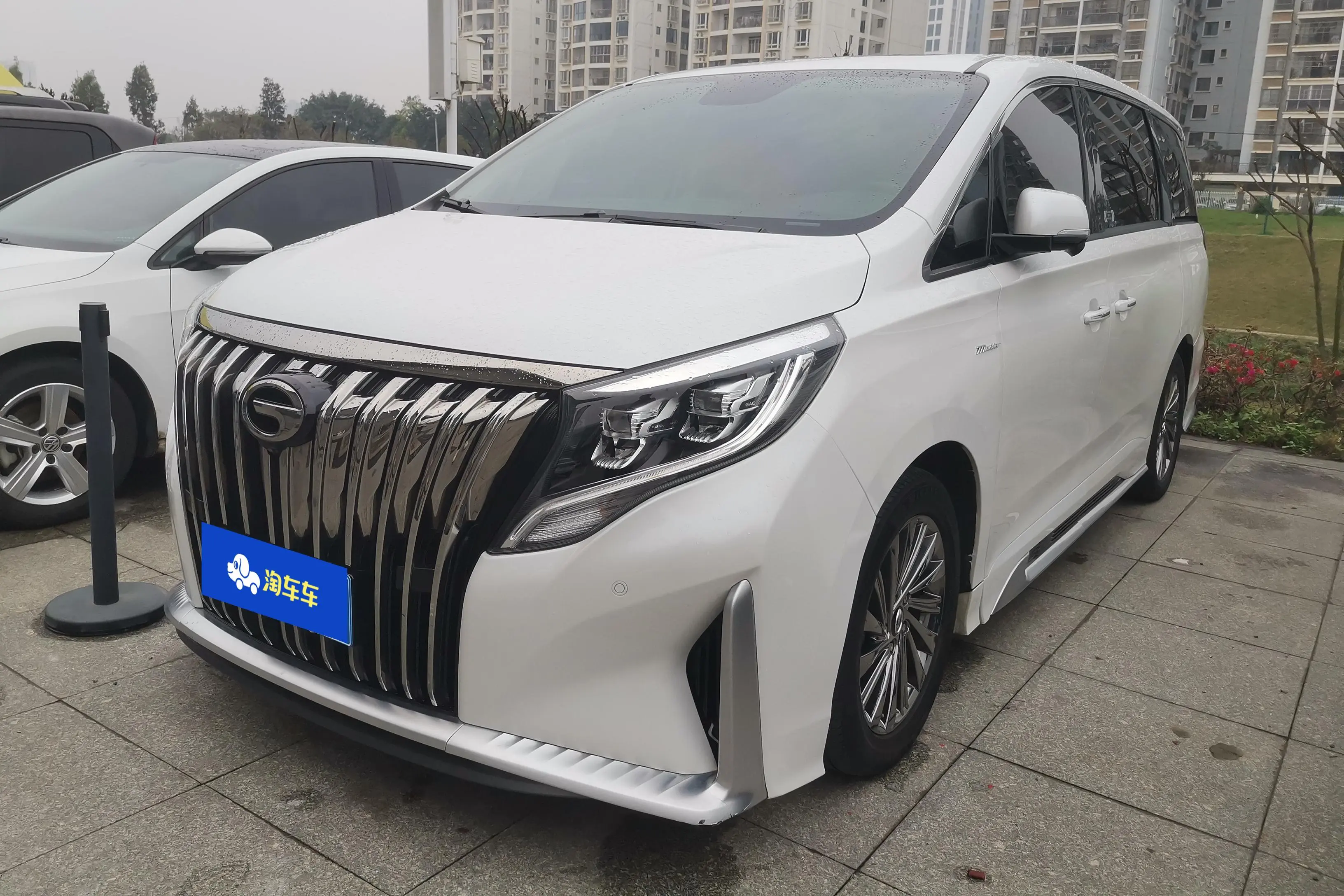 GAC Trumpchi M8  из Китая