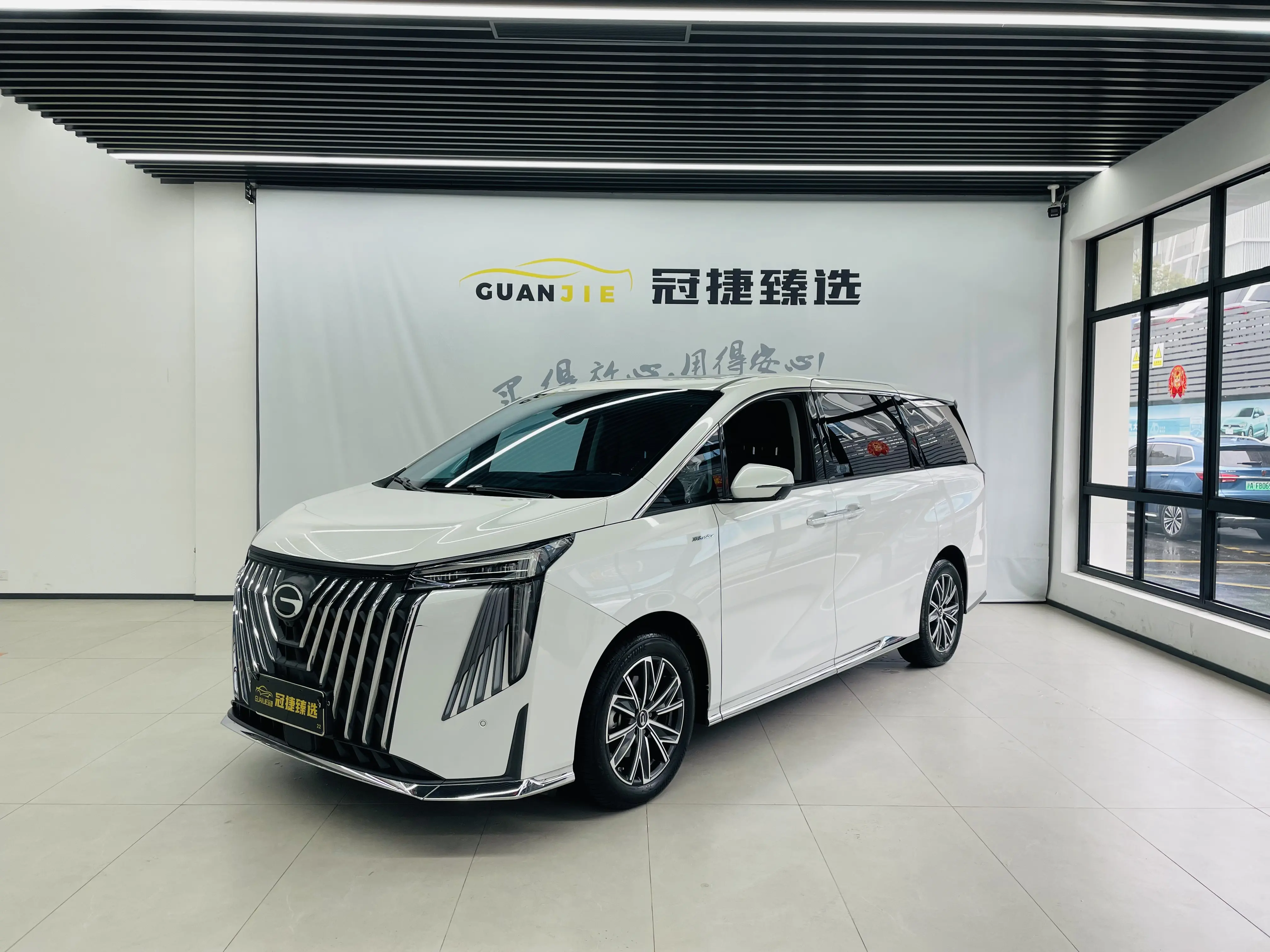 GAC Trumpchi M8  из Китая