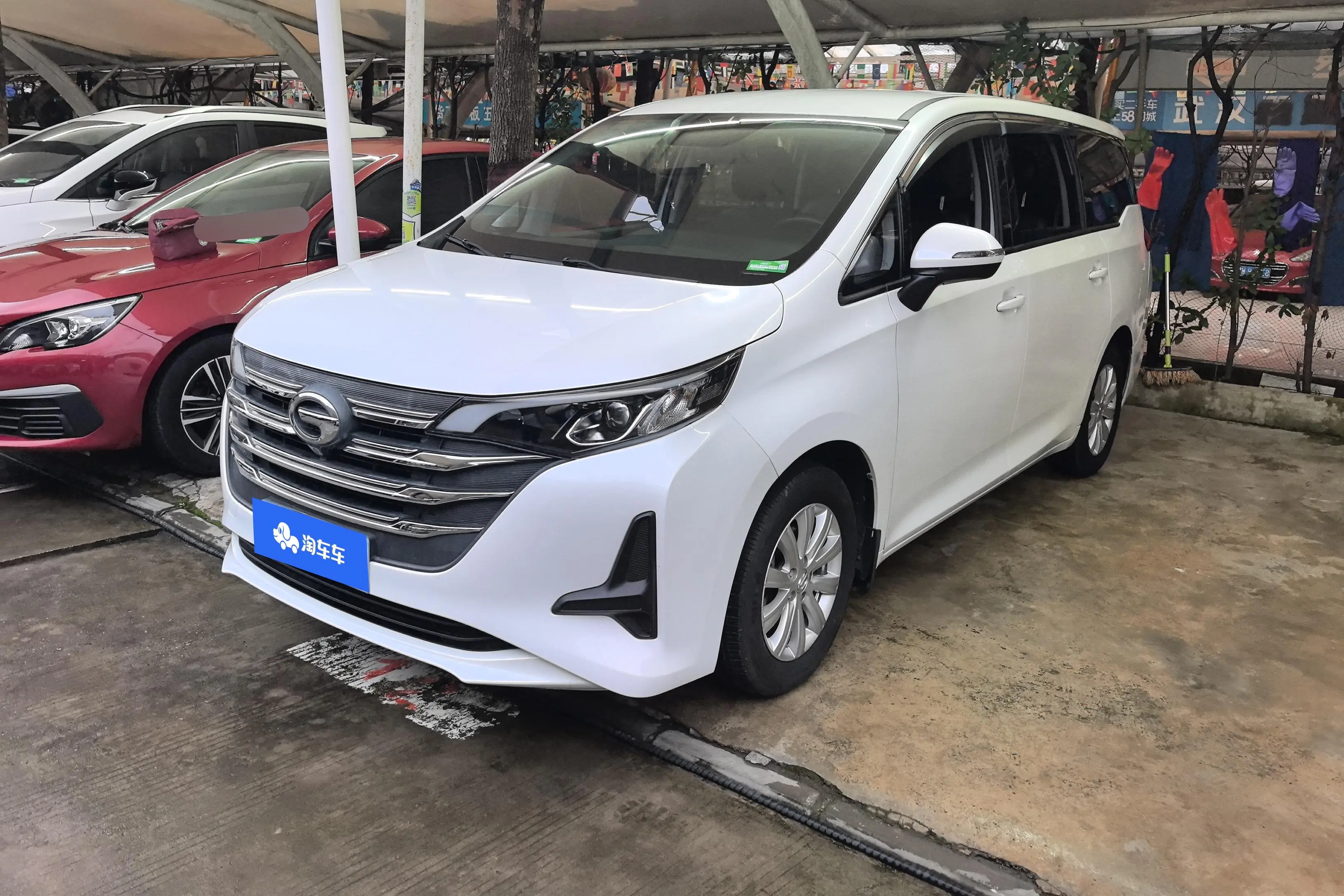 GAC Trumpchi M6  из Китая