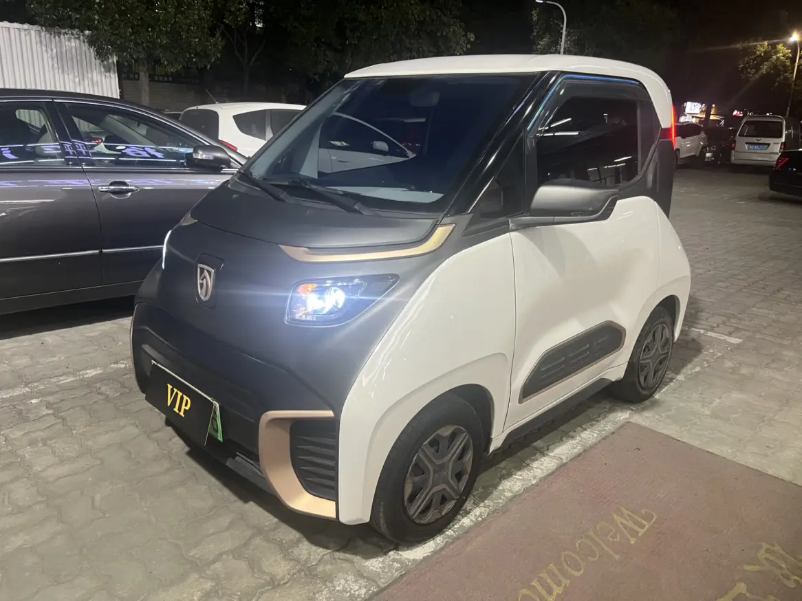 Baojun E200  из Китая