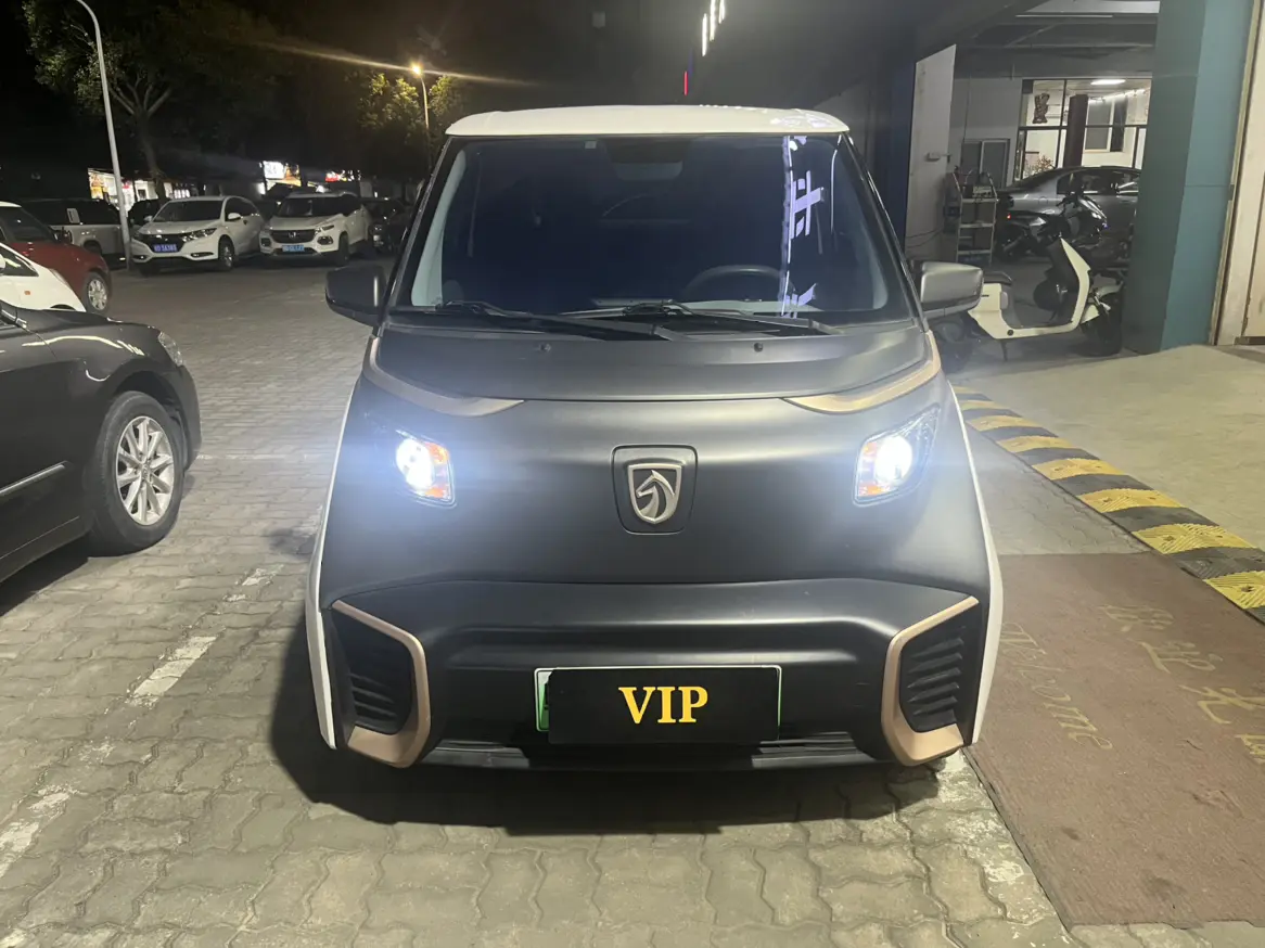 Baojun E200  из Китая