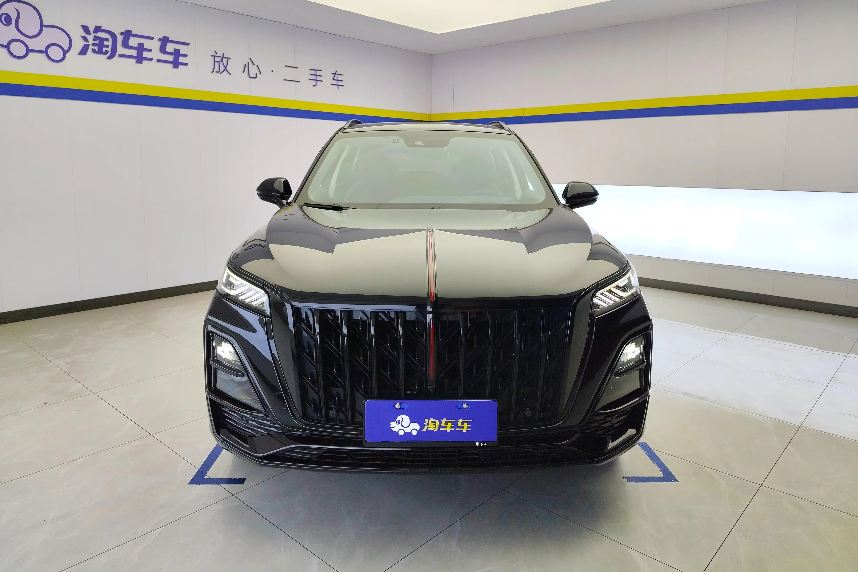 Hongqi HS5  из Китая