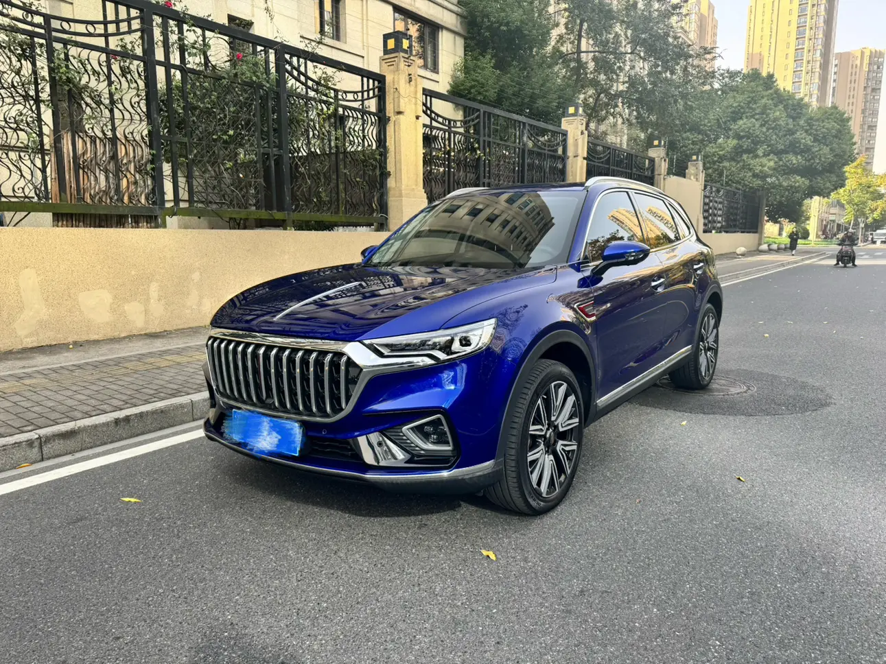 Hongqi HS5  из Китая