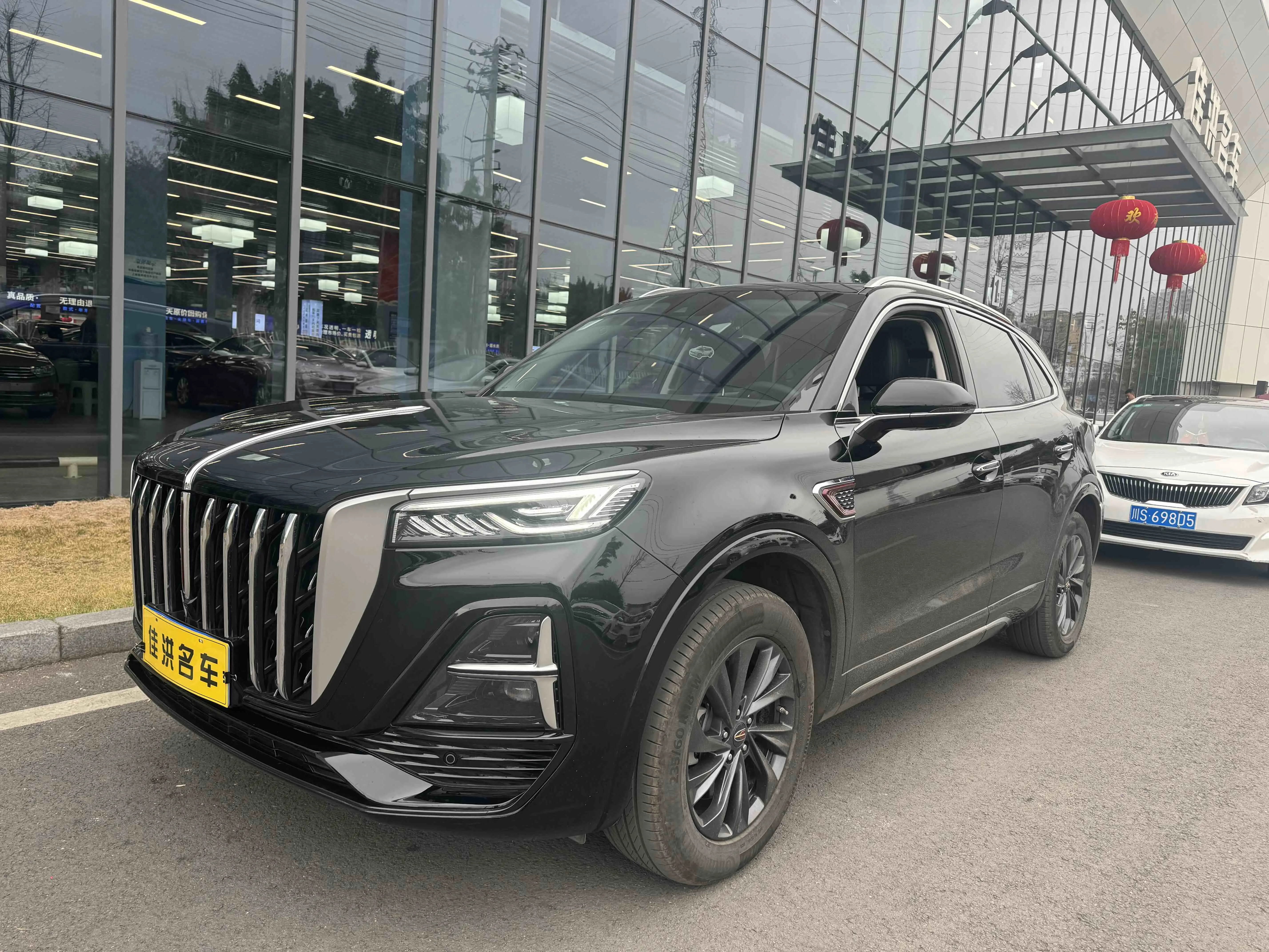 Hongqi HS5  из Китая