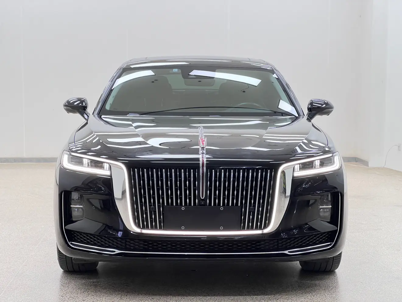 Hongqi H9  из Китая