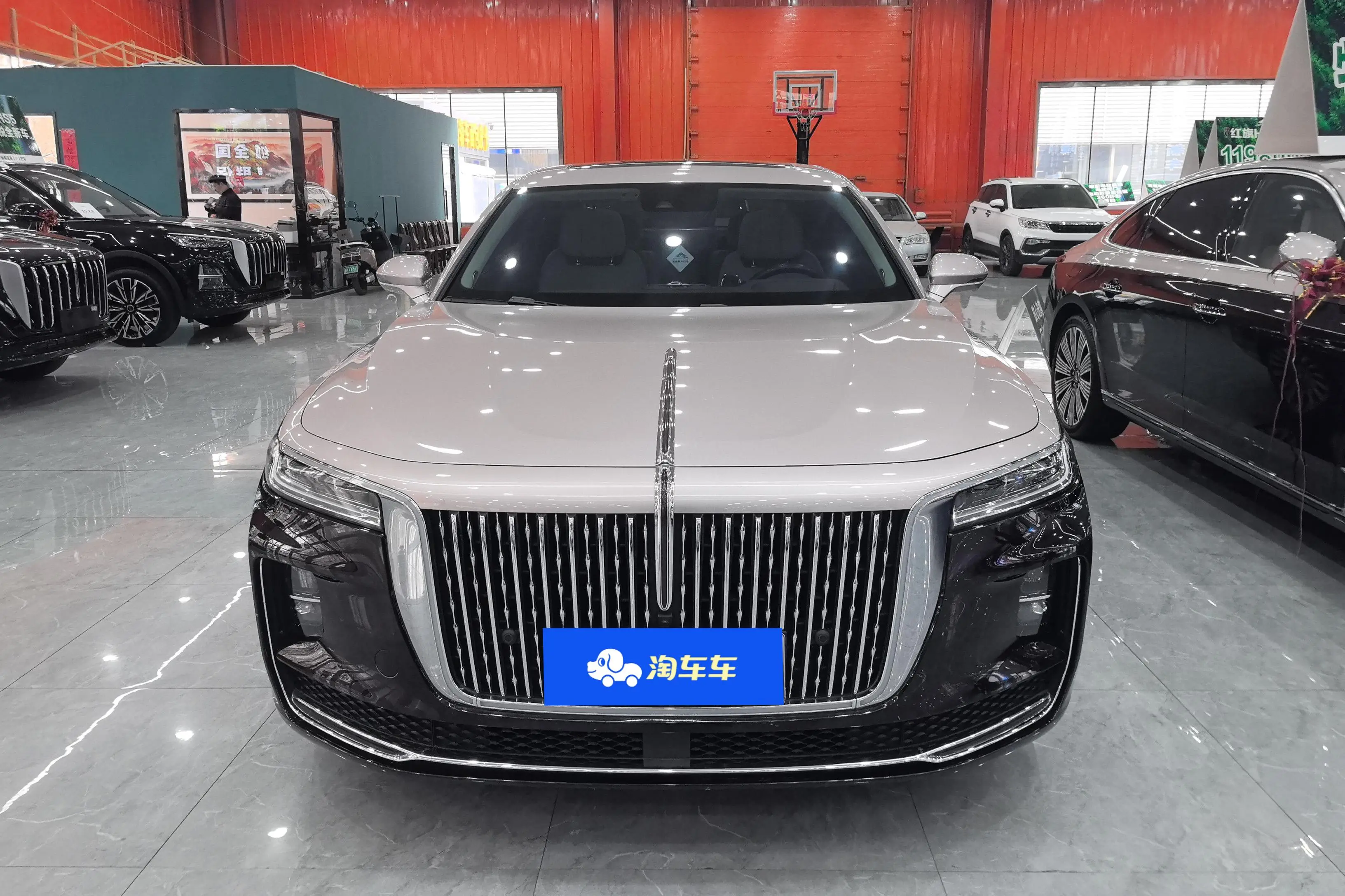 Hongqi H9  из Китая
