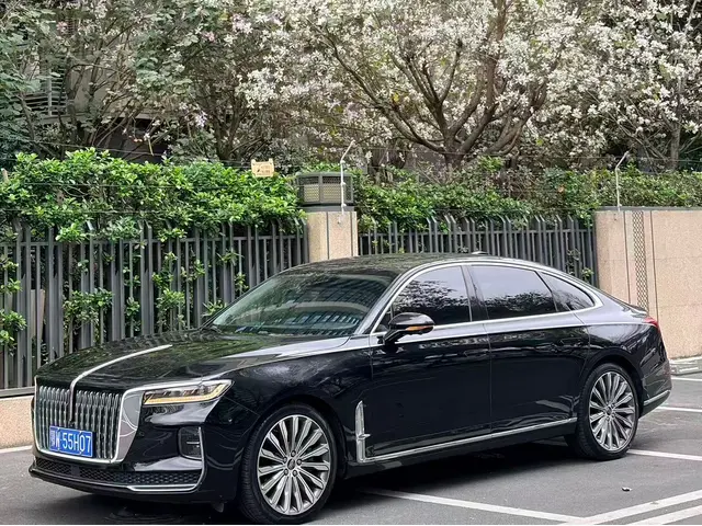 Hongqi H9  из Китая