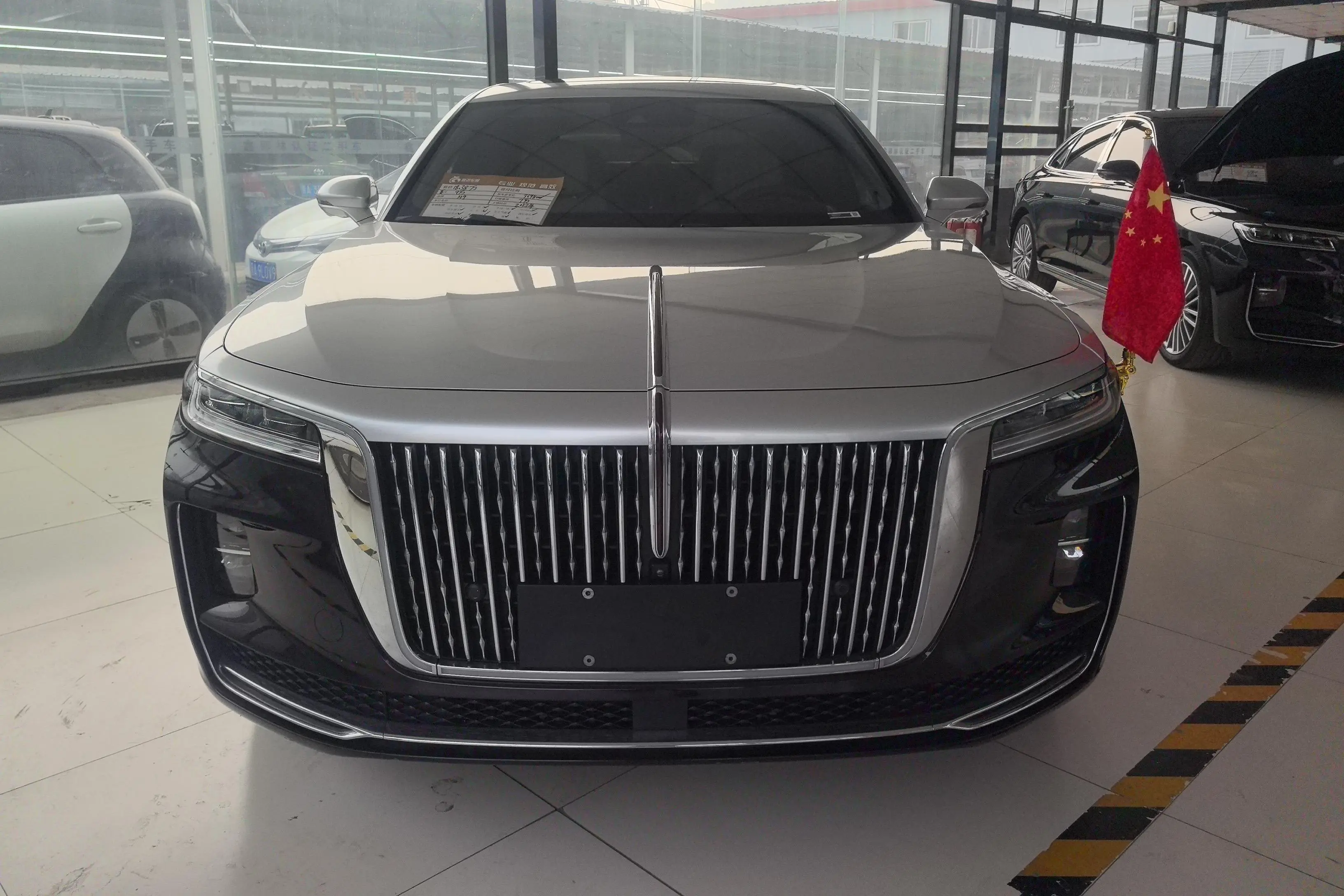 Hongqi H9  из Китая