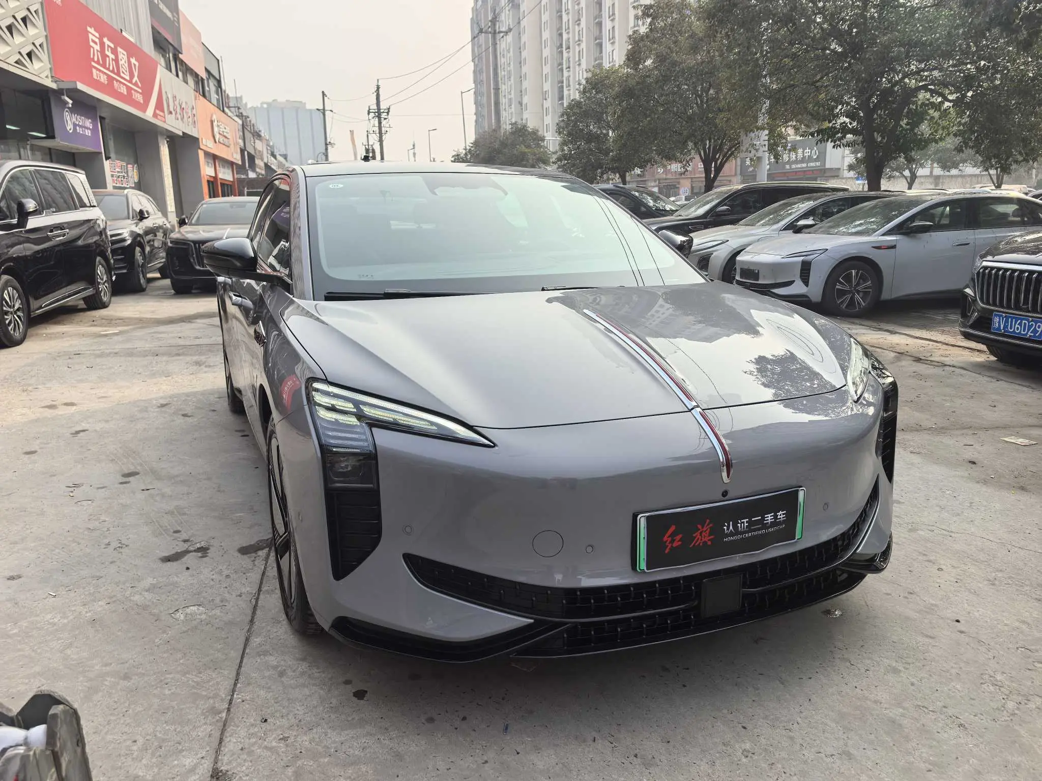 Hongqi EH7  из Китая