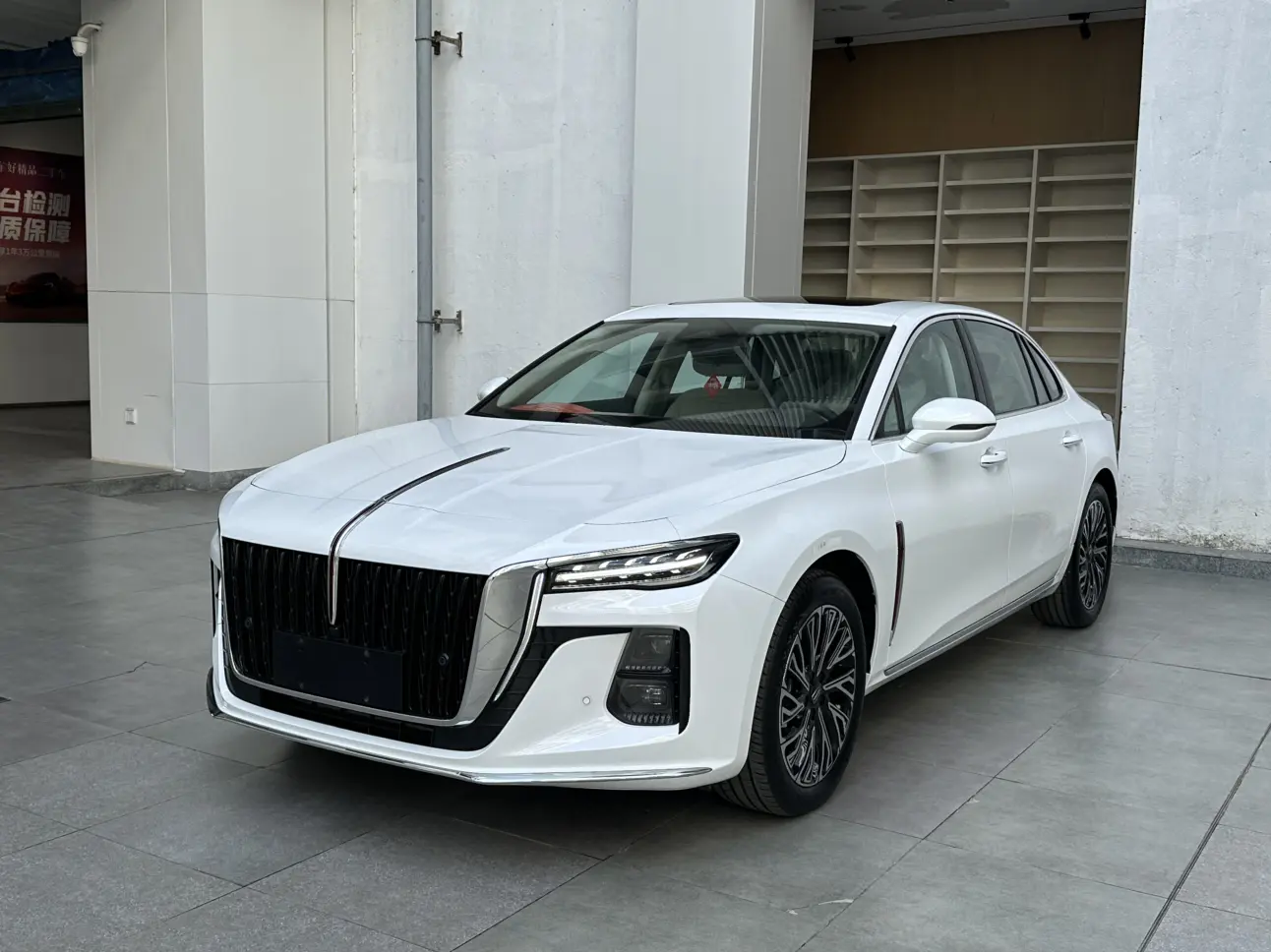 Hongqi H5  из Китая