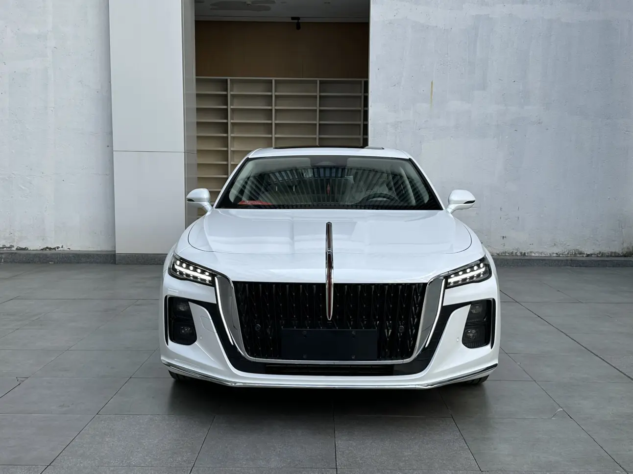 Hongqi H5  из Китая