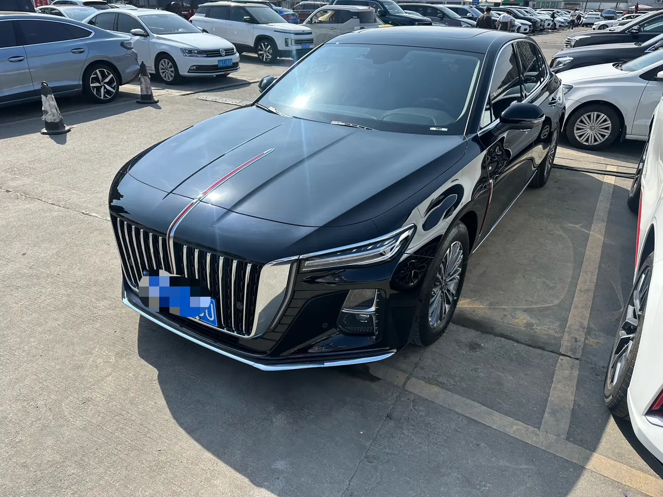 Hongqi H5  из Китая