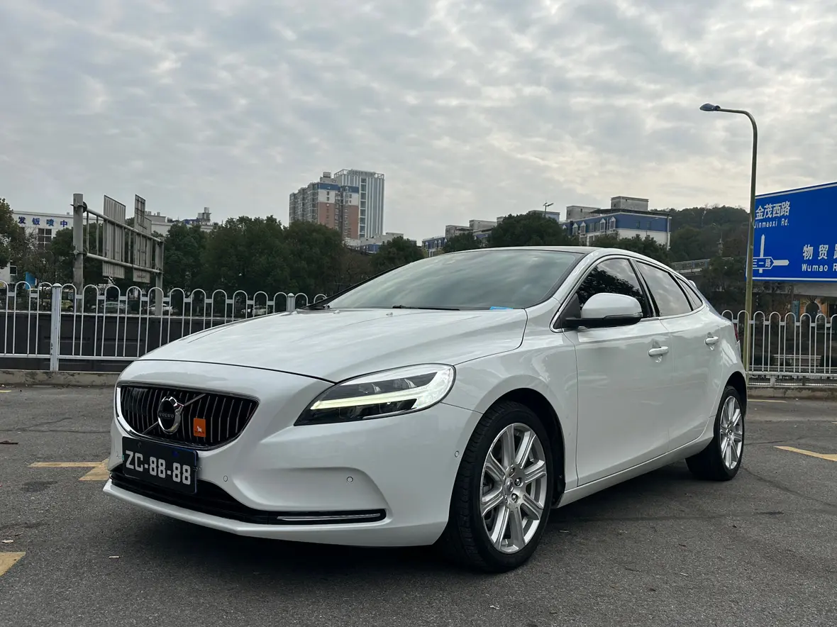 Volvo V40  из Китая