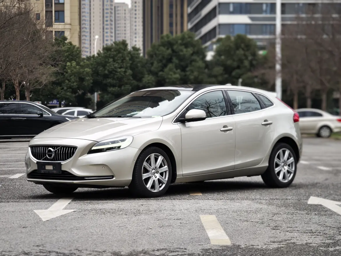 Volvo V40  из Китая