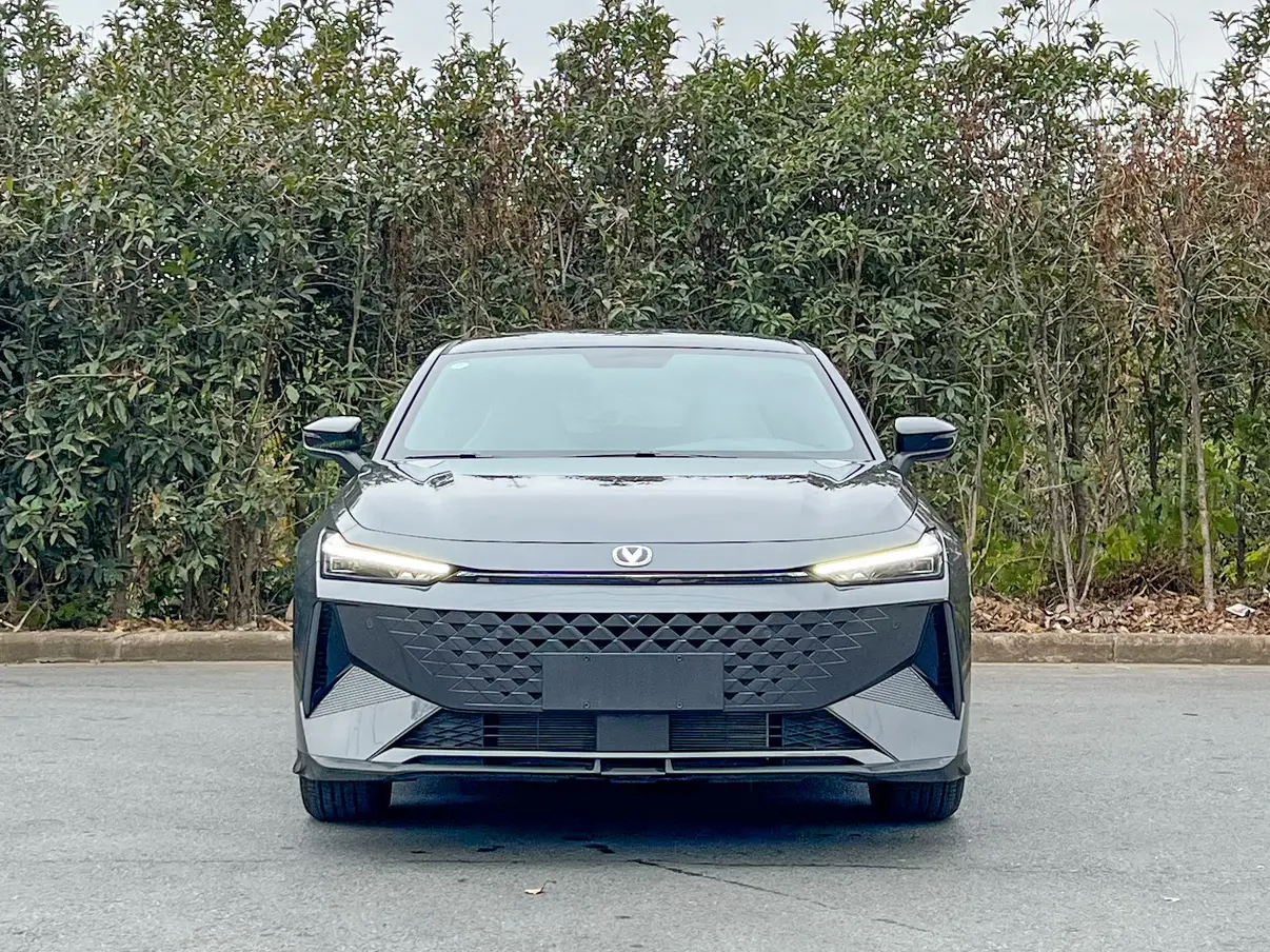 Changan UNI-V  из Китая