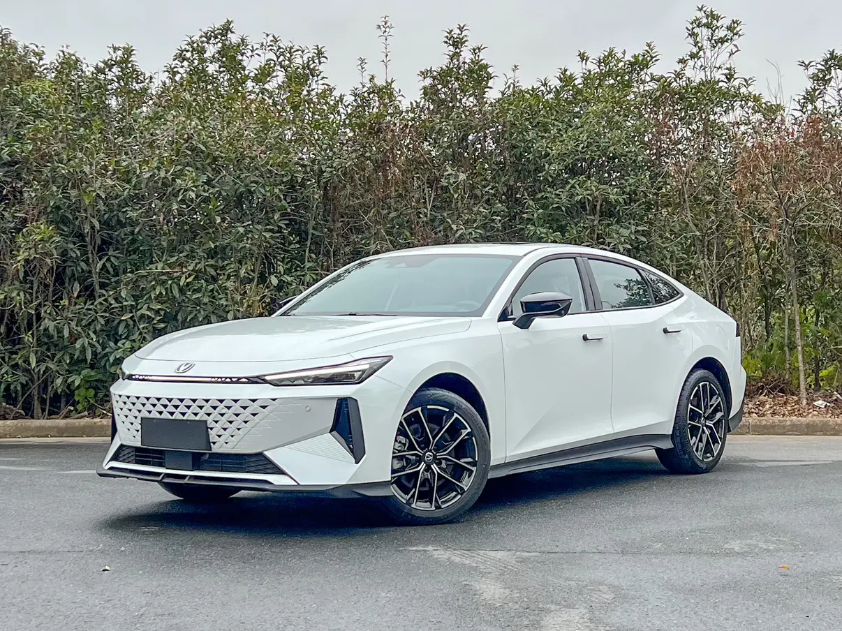 Changan UNI-V  из Китая