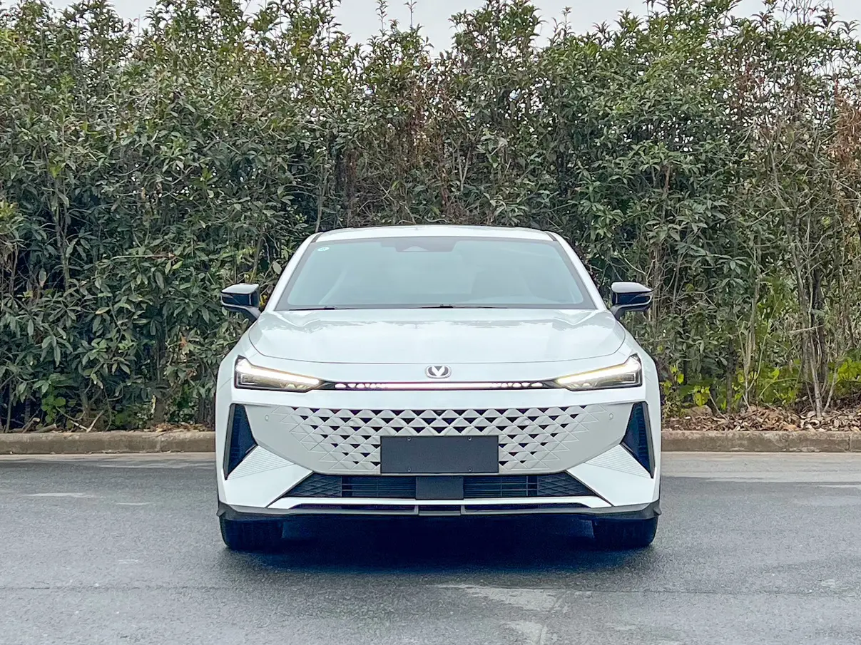 Changan UNI-V  из Китая