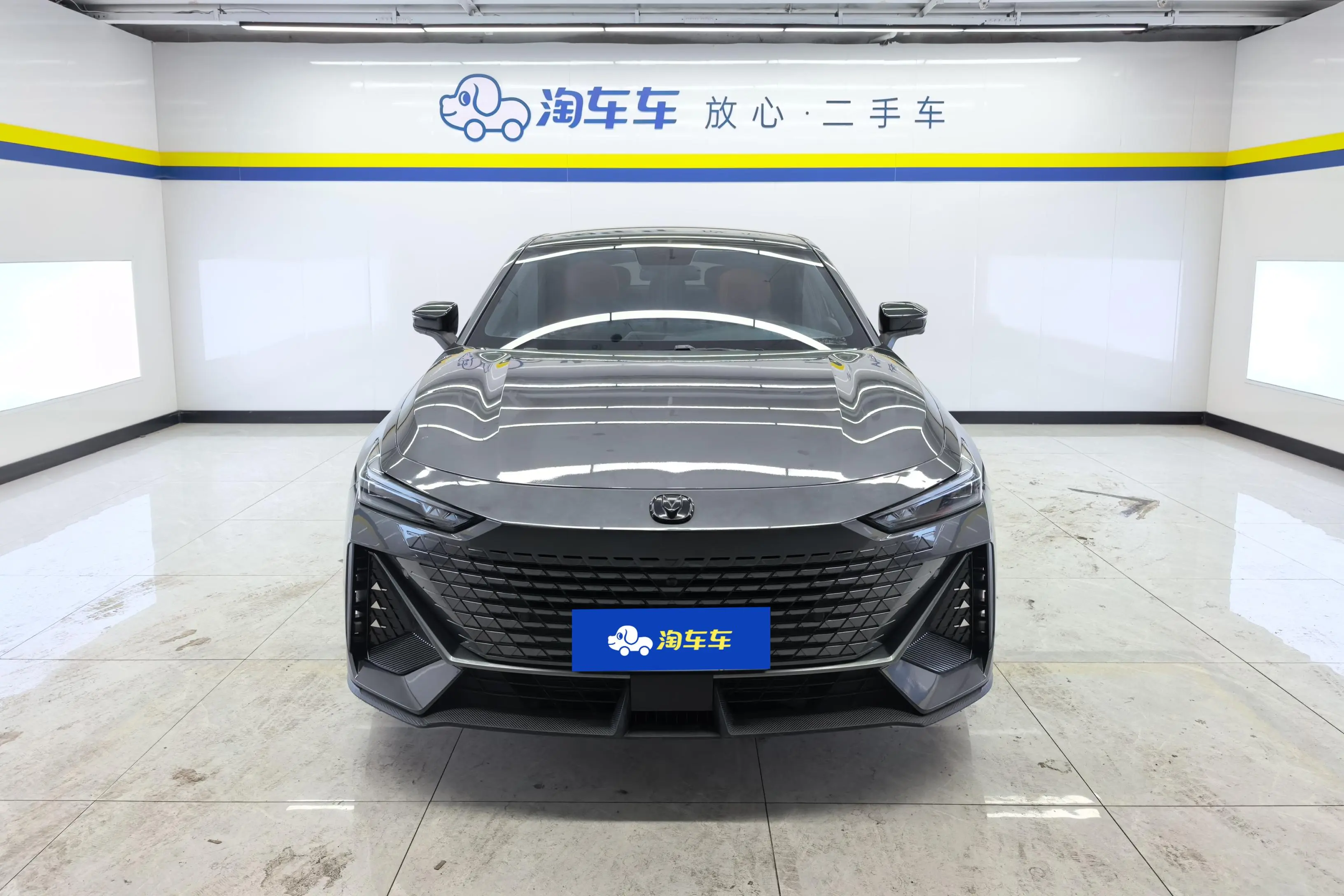 Changan UNI-V  из Китая