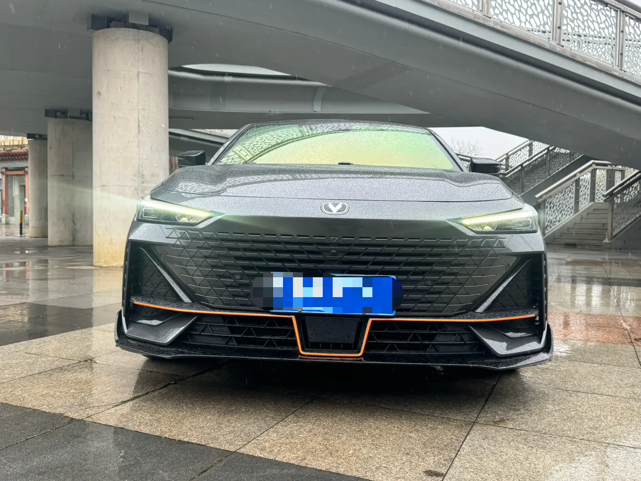 Changan UNI-V  из Китая