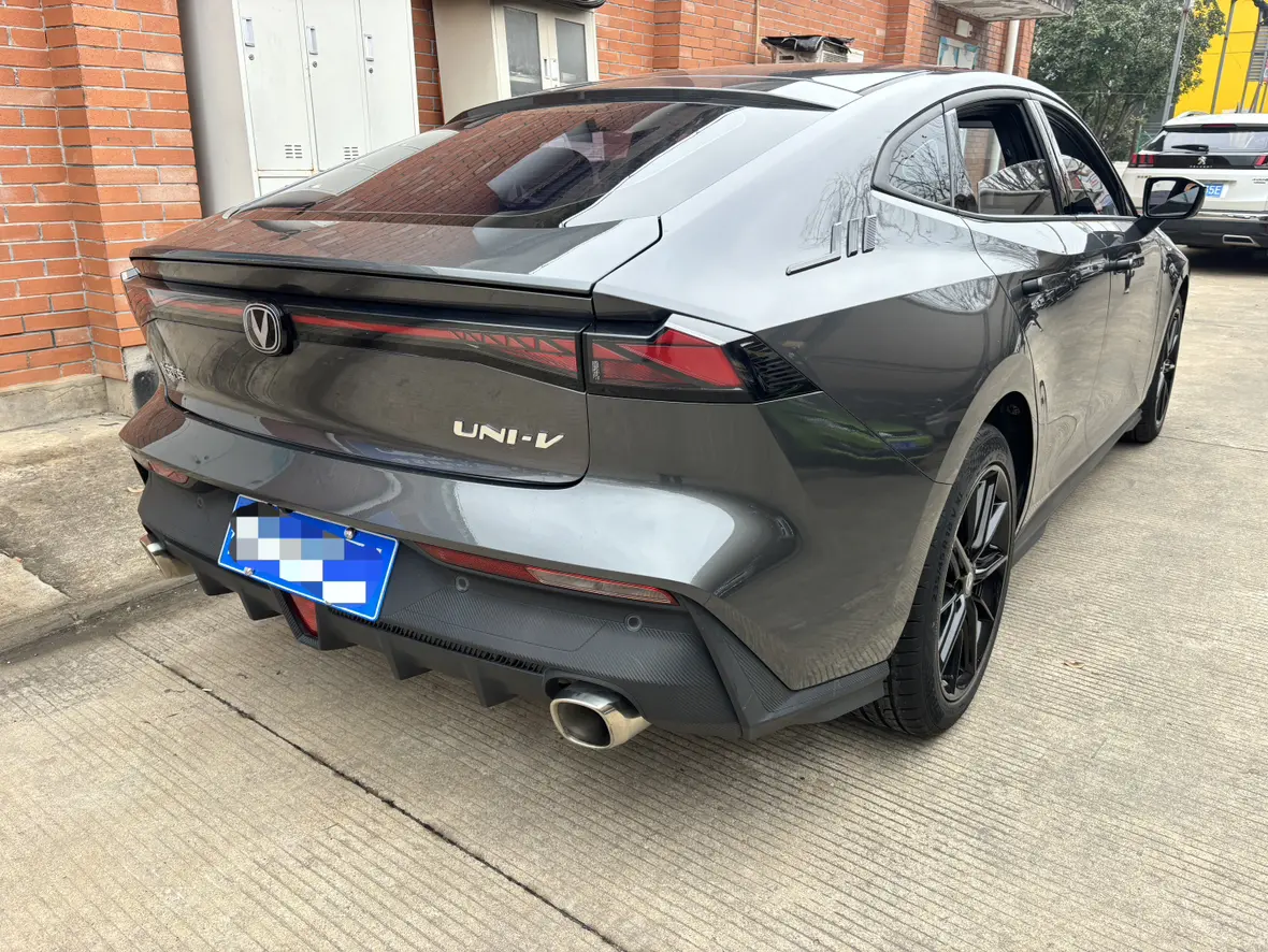 Changan UNI-V  из Китая