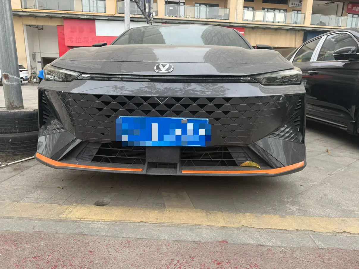 Changan UNI-V  из Китая