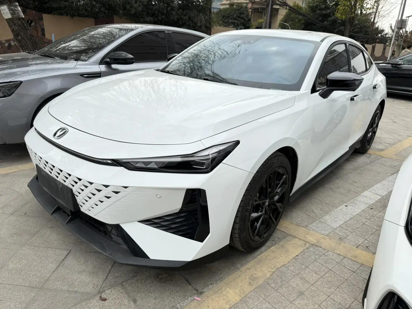 Changan UNI-V  из Китая