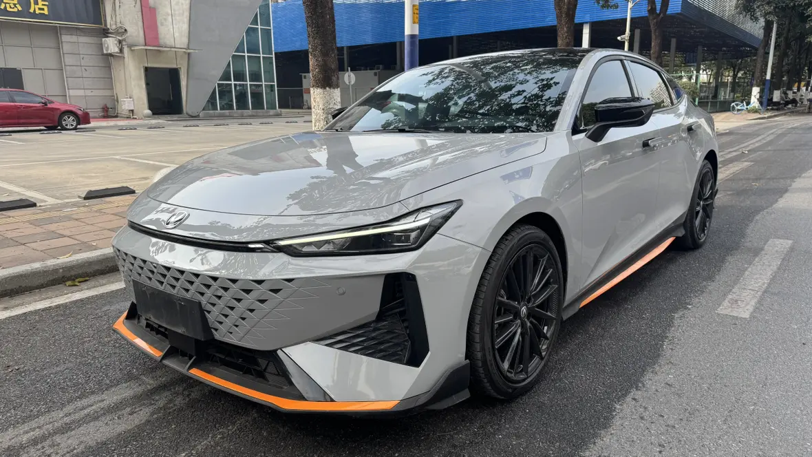 Changan UNI-V  из Китая