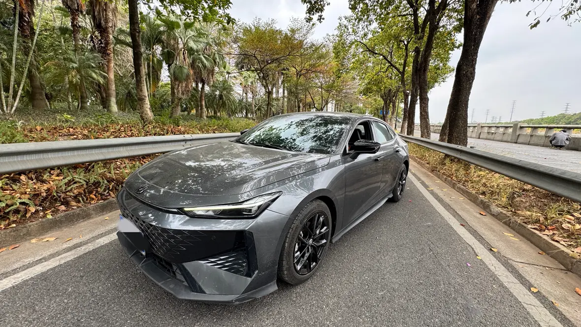 Changan UNI-V  из Китая