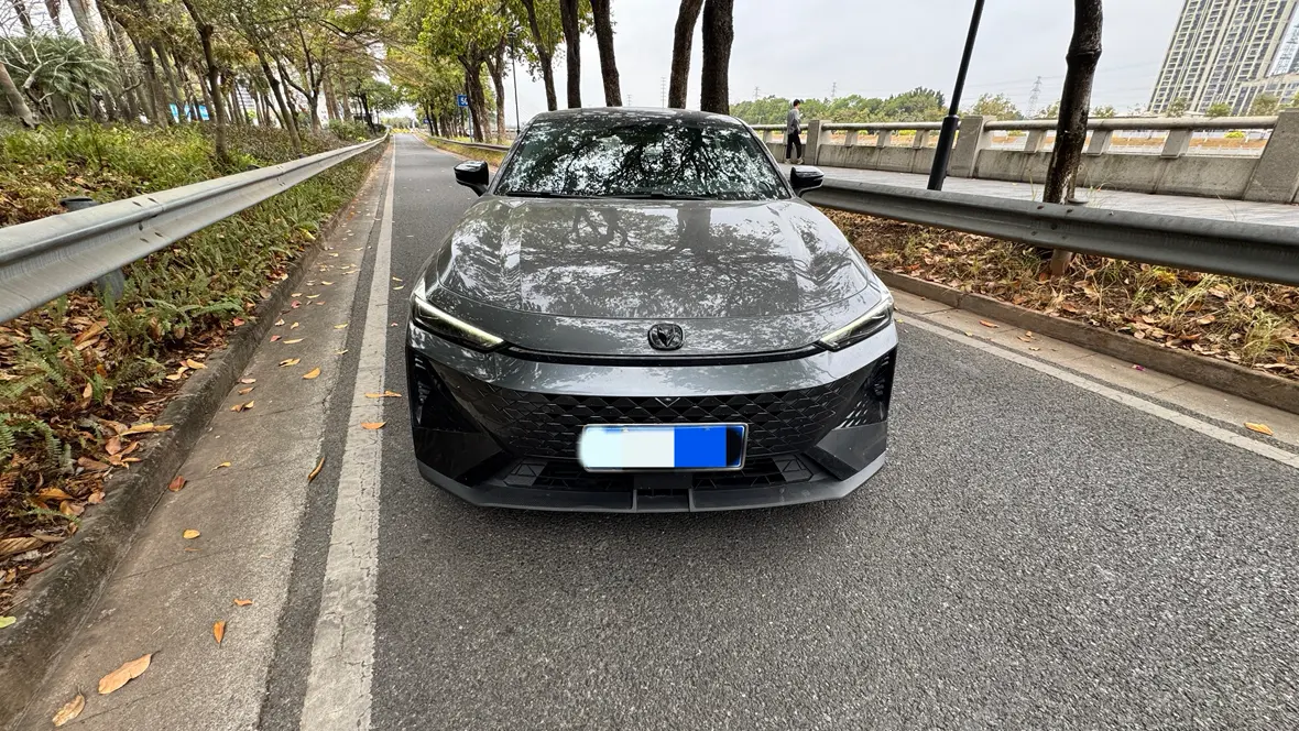 Changan UNI-V  из Китая