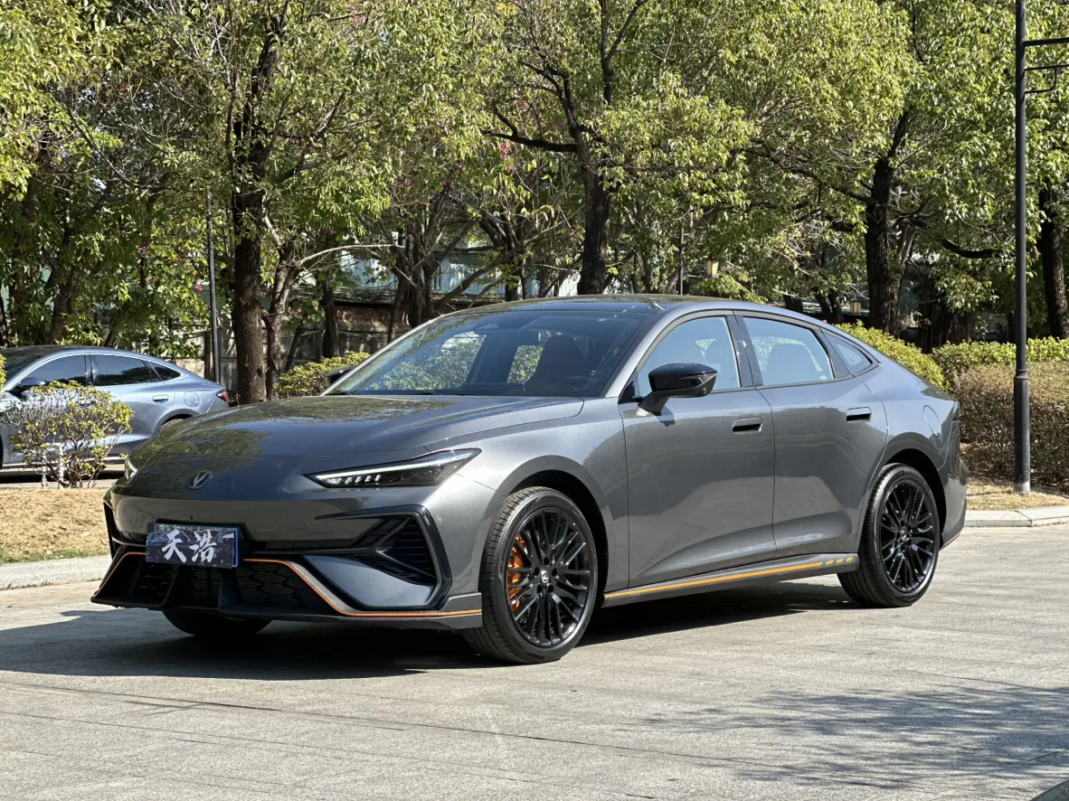 Changan UNI-V  из Китая