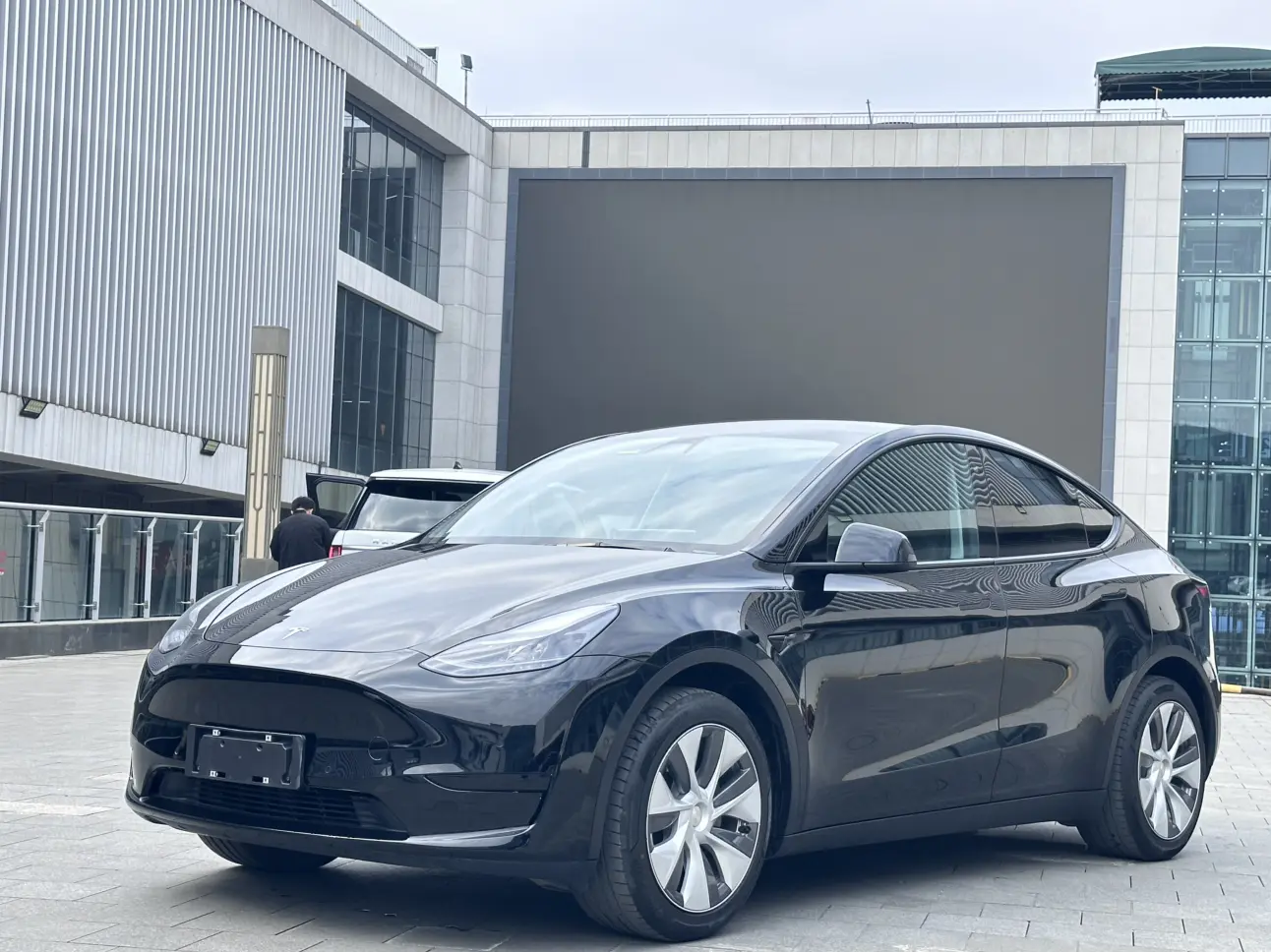 Tesla Model Y  из Китая
