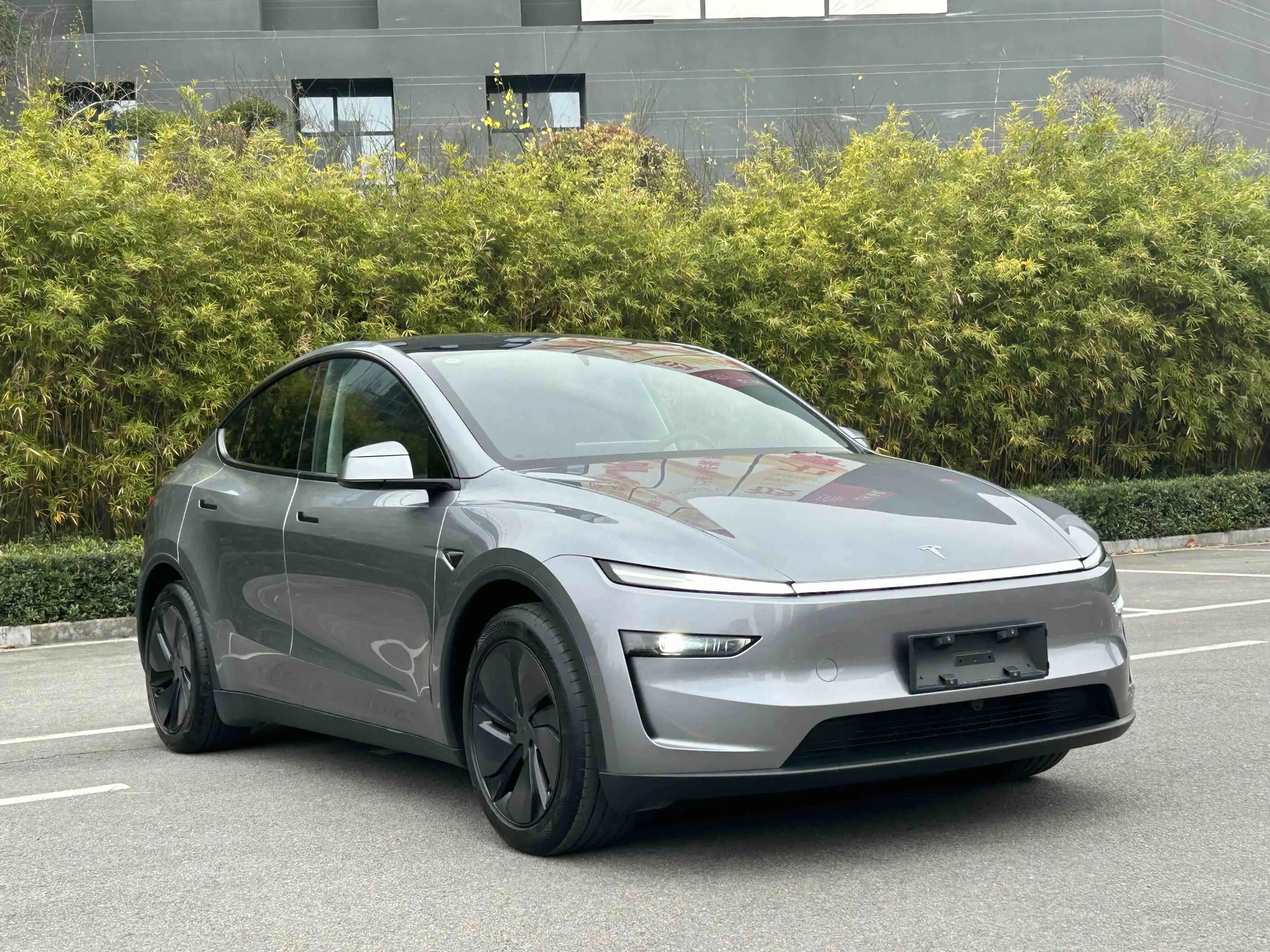 Tesla Model Y  из Китая