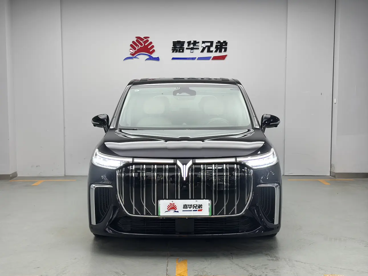 Voyah Lantu Dreamer EV  из Китая