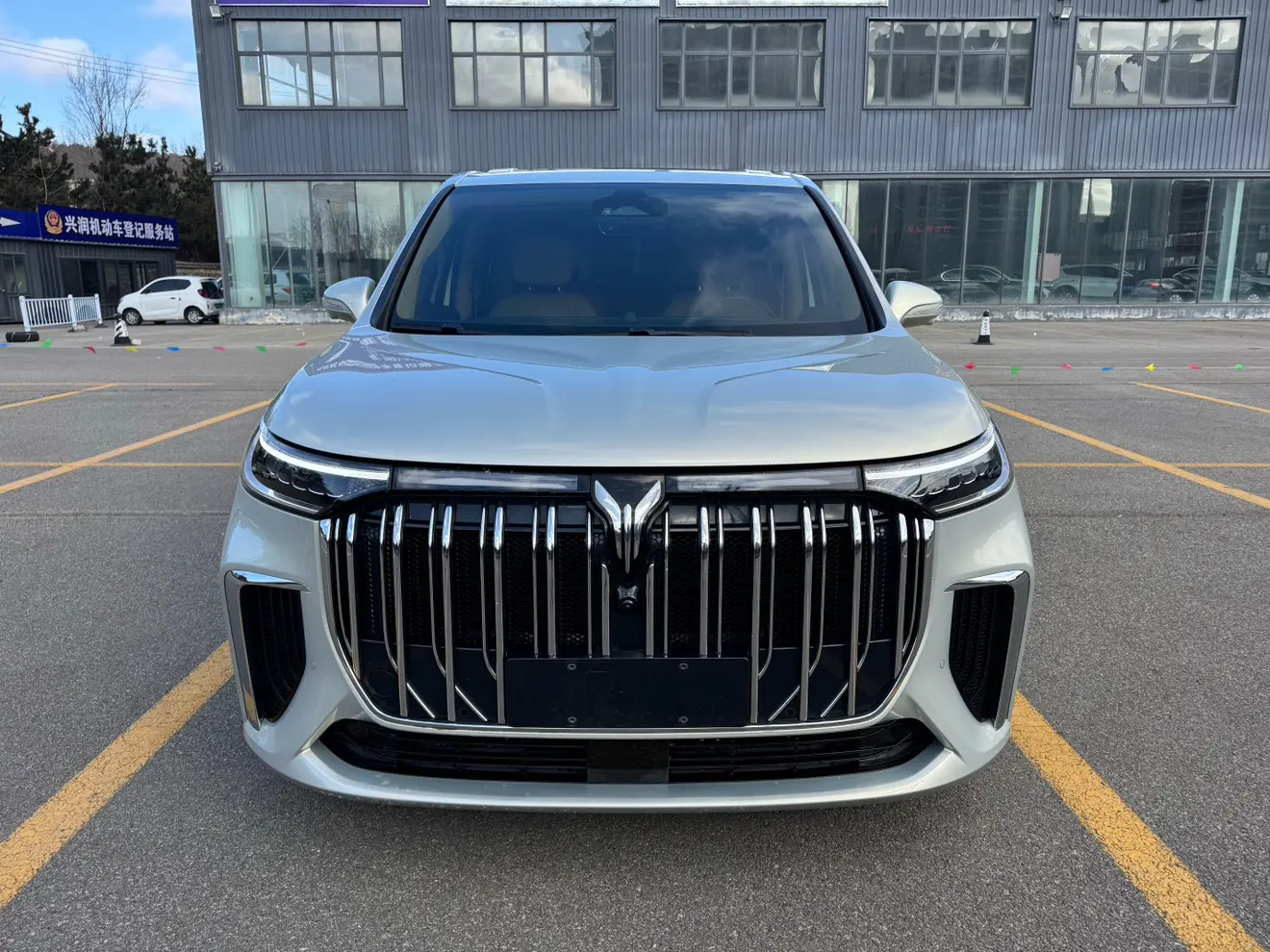 Voyah Lantu Dreamer PHEV  из Китая