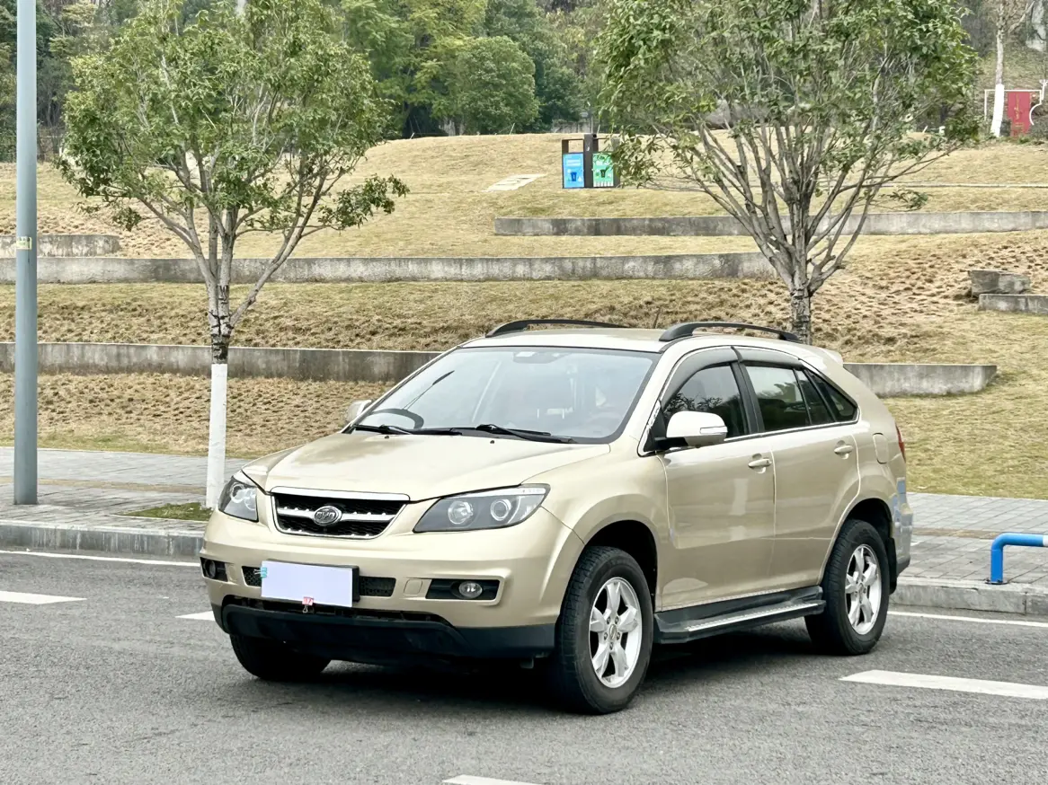 BYD S6  из Китая