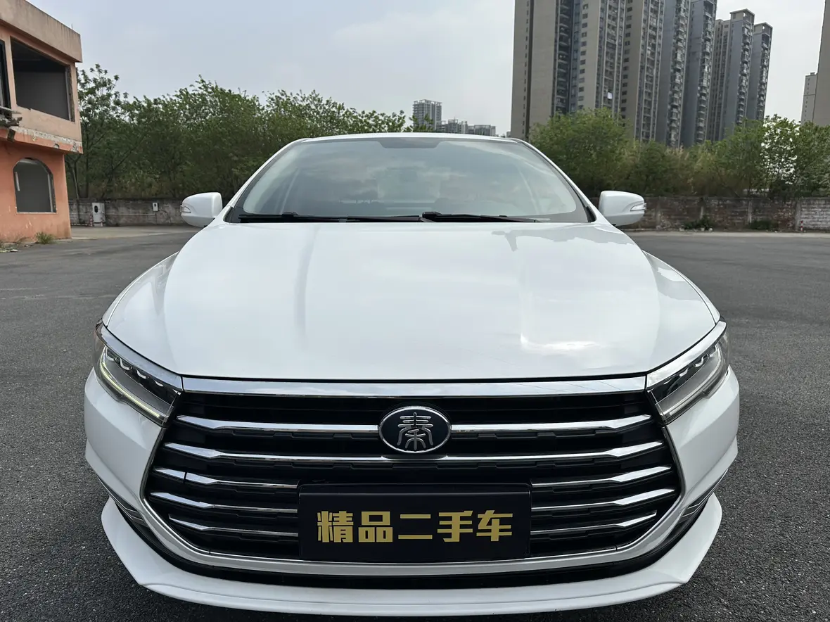 BYD Qin  из Китая