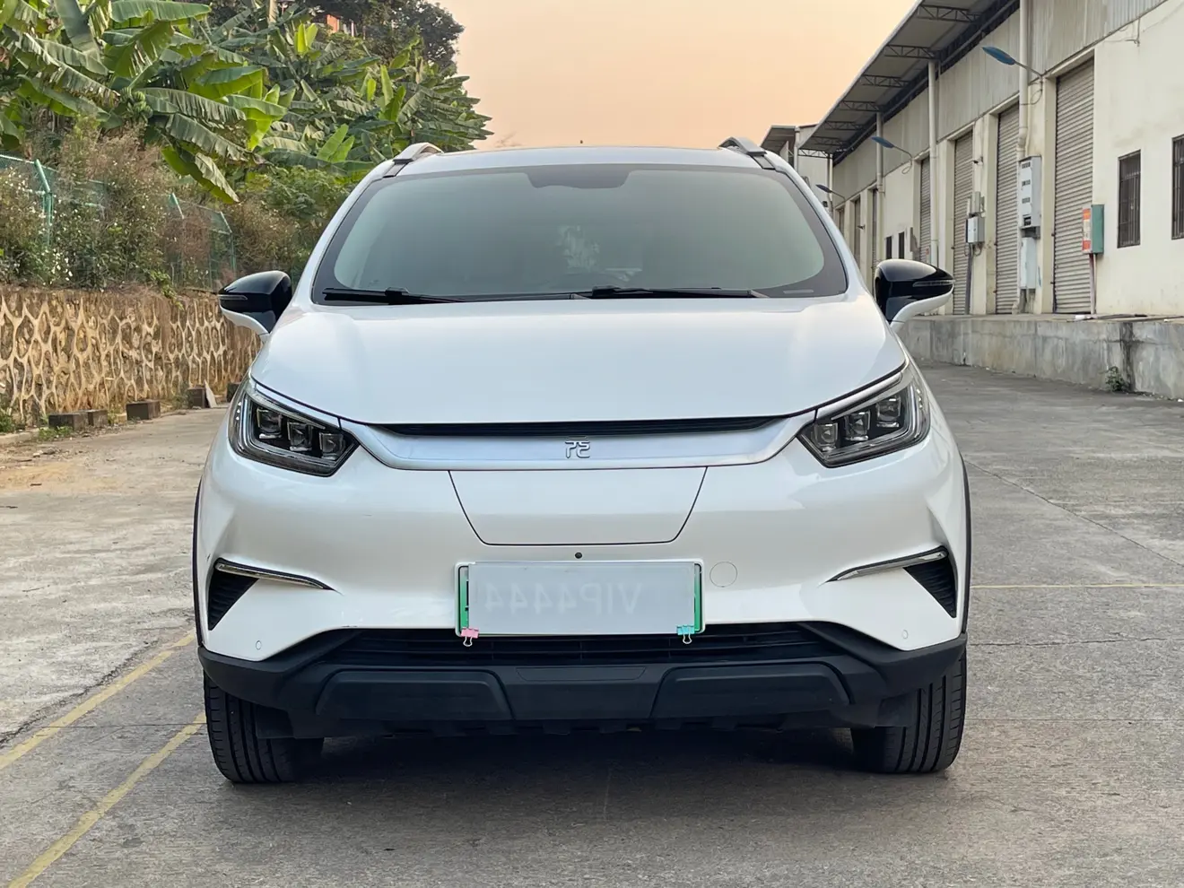 BYD Yuan Pro  из Китая